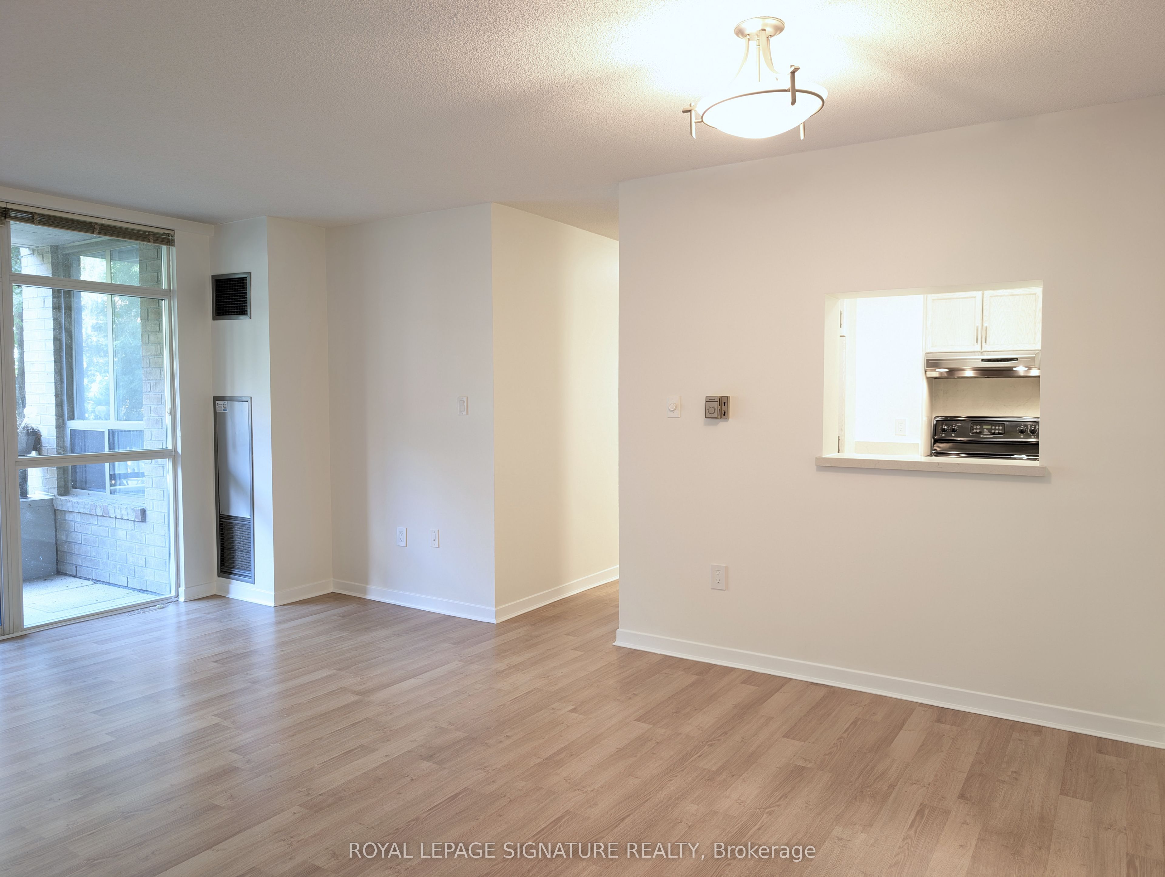 284 Bloor Street W 206 Property Photo 3