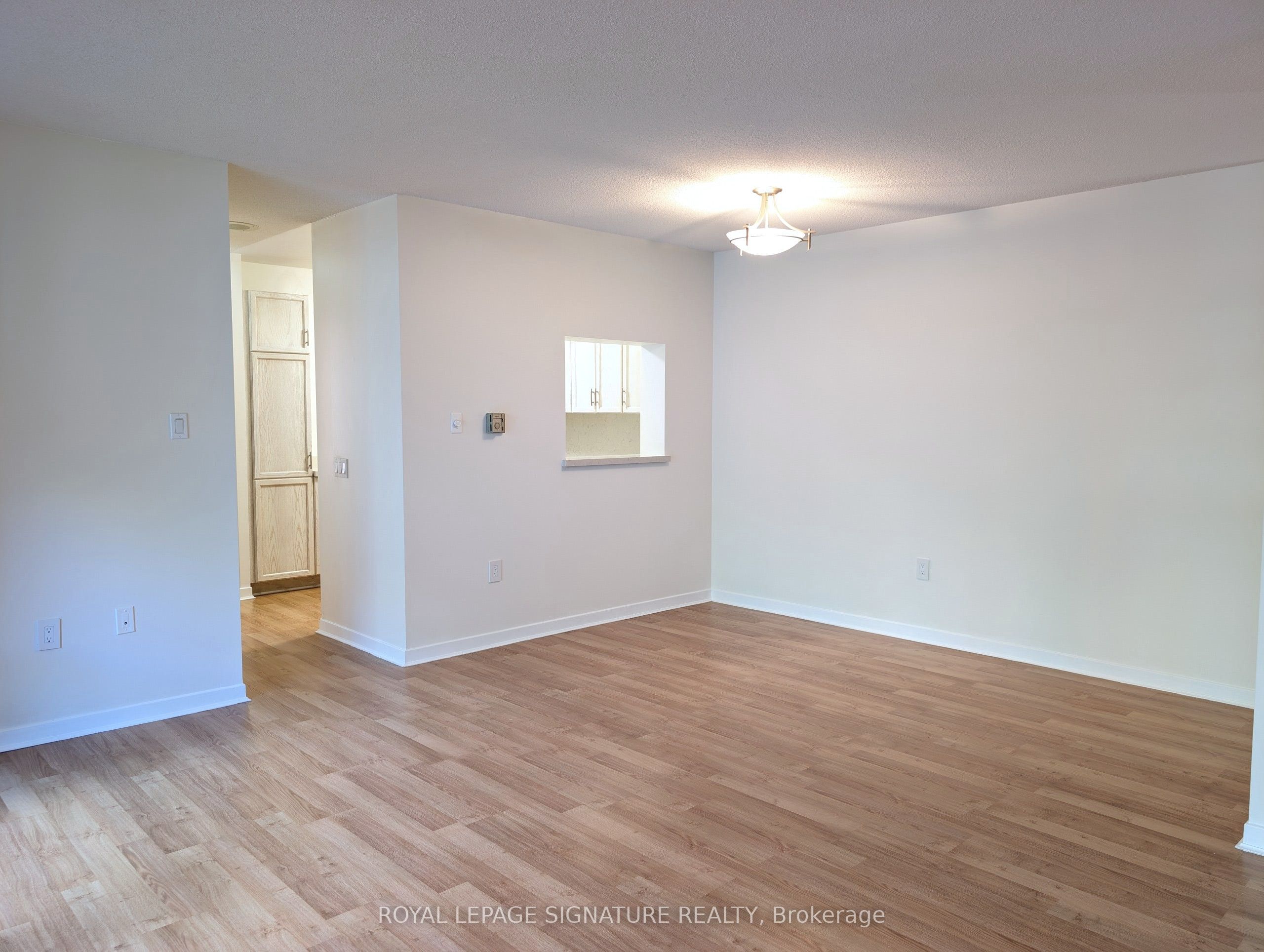 284 Bloor Street W 206 Property Photo 6