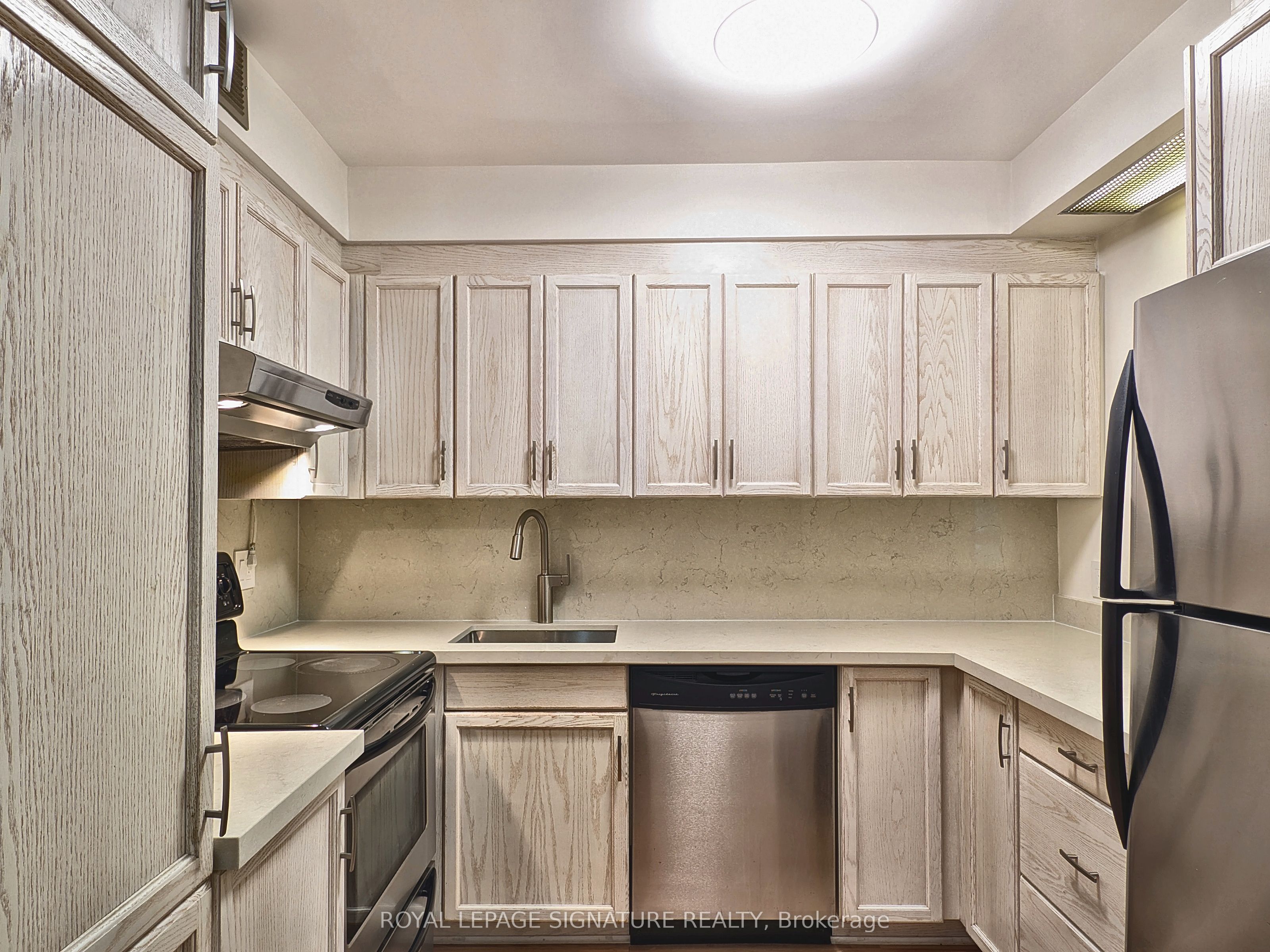 284 Bloor Street W 206 Property Photo 8