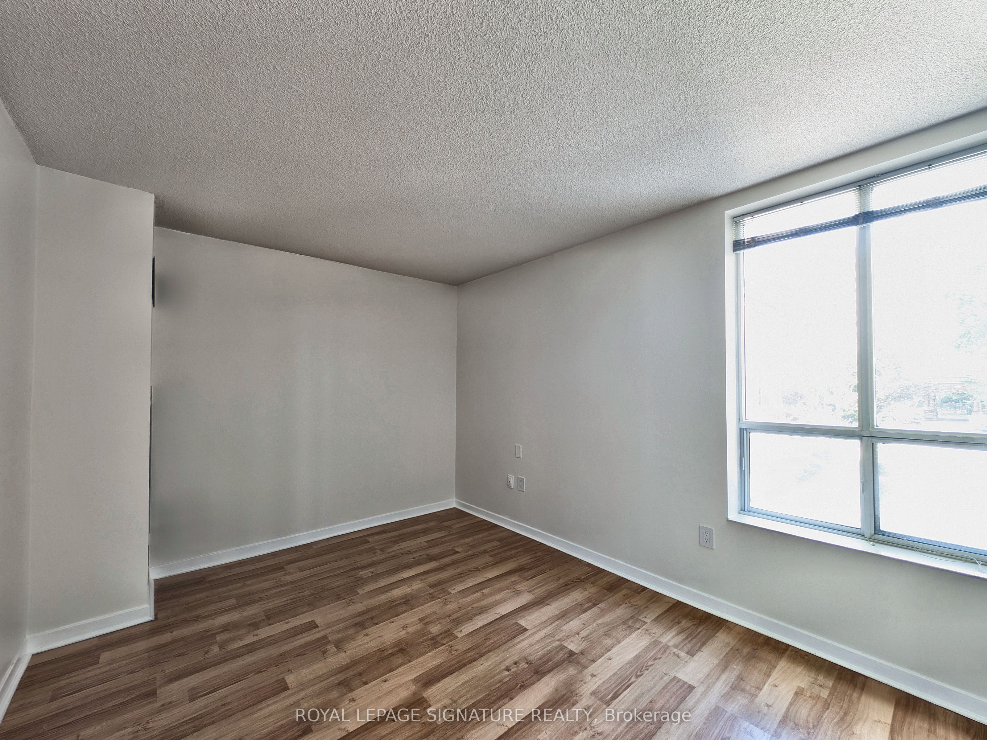 284 Bloor Street W 206 Property Photo 12