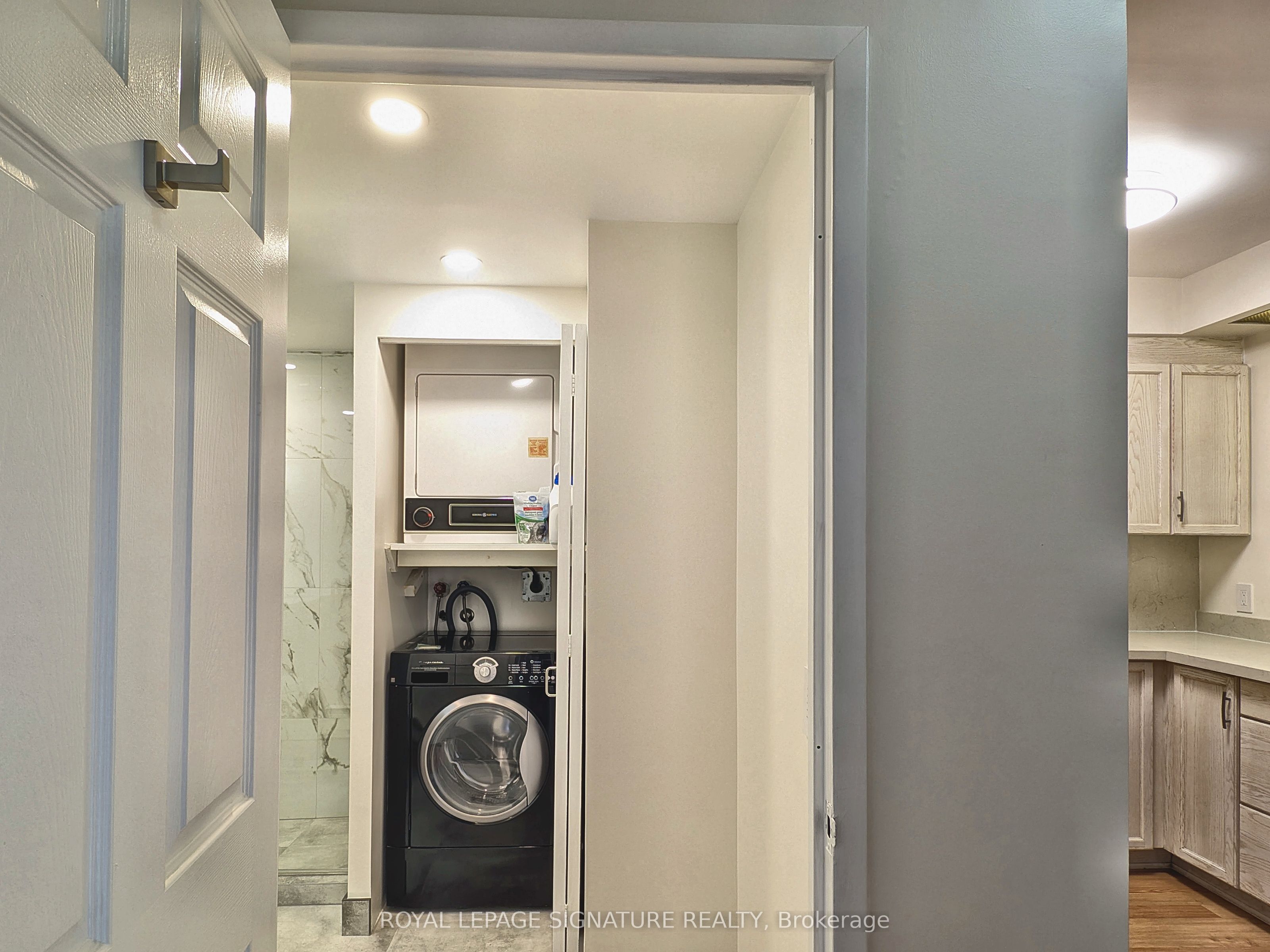 284 Bloor Street W 206 Property Photo 15