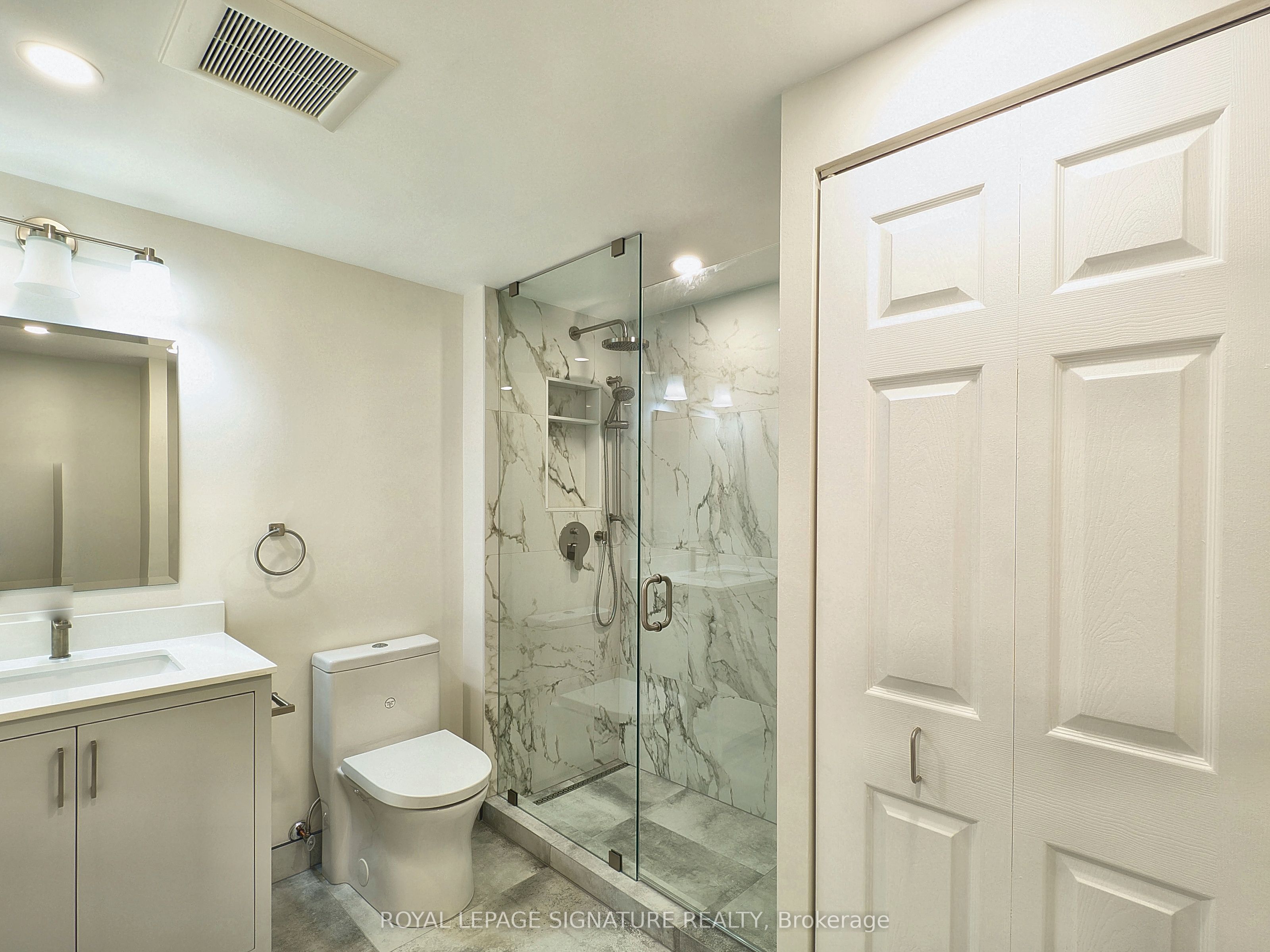 284 Bloor Street W 206 Property Photo 16