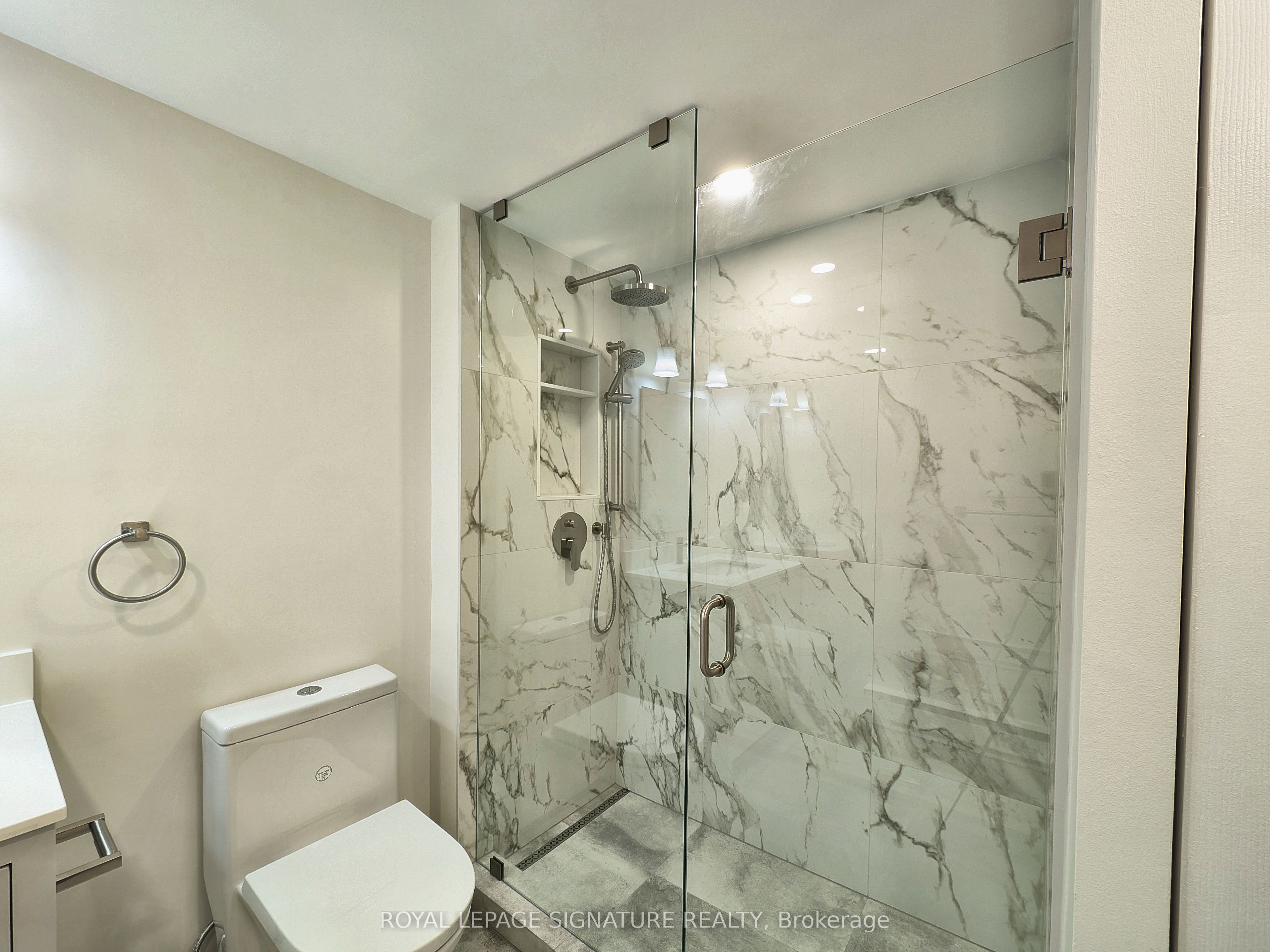 284 Bloor Street W 206 Property Photo 17