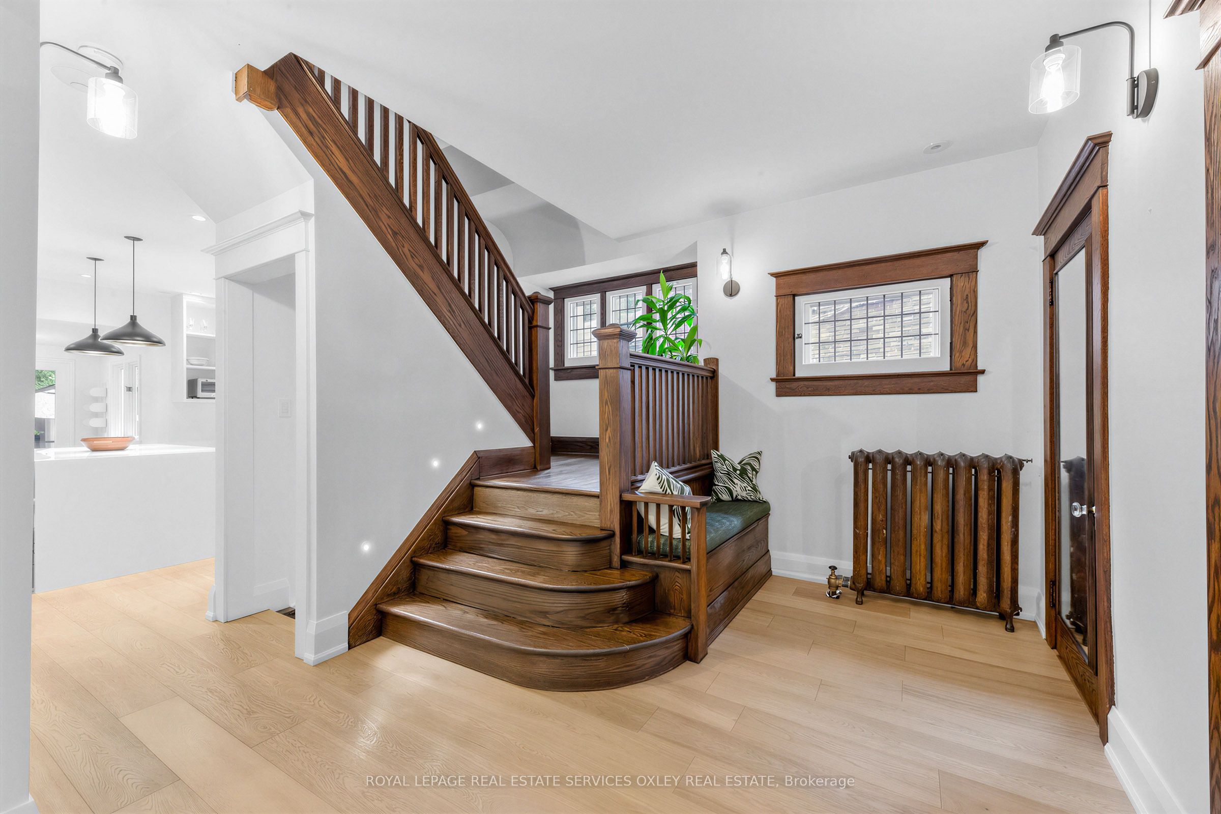 20 Edgewood Crescent Property Photo 2
