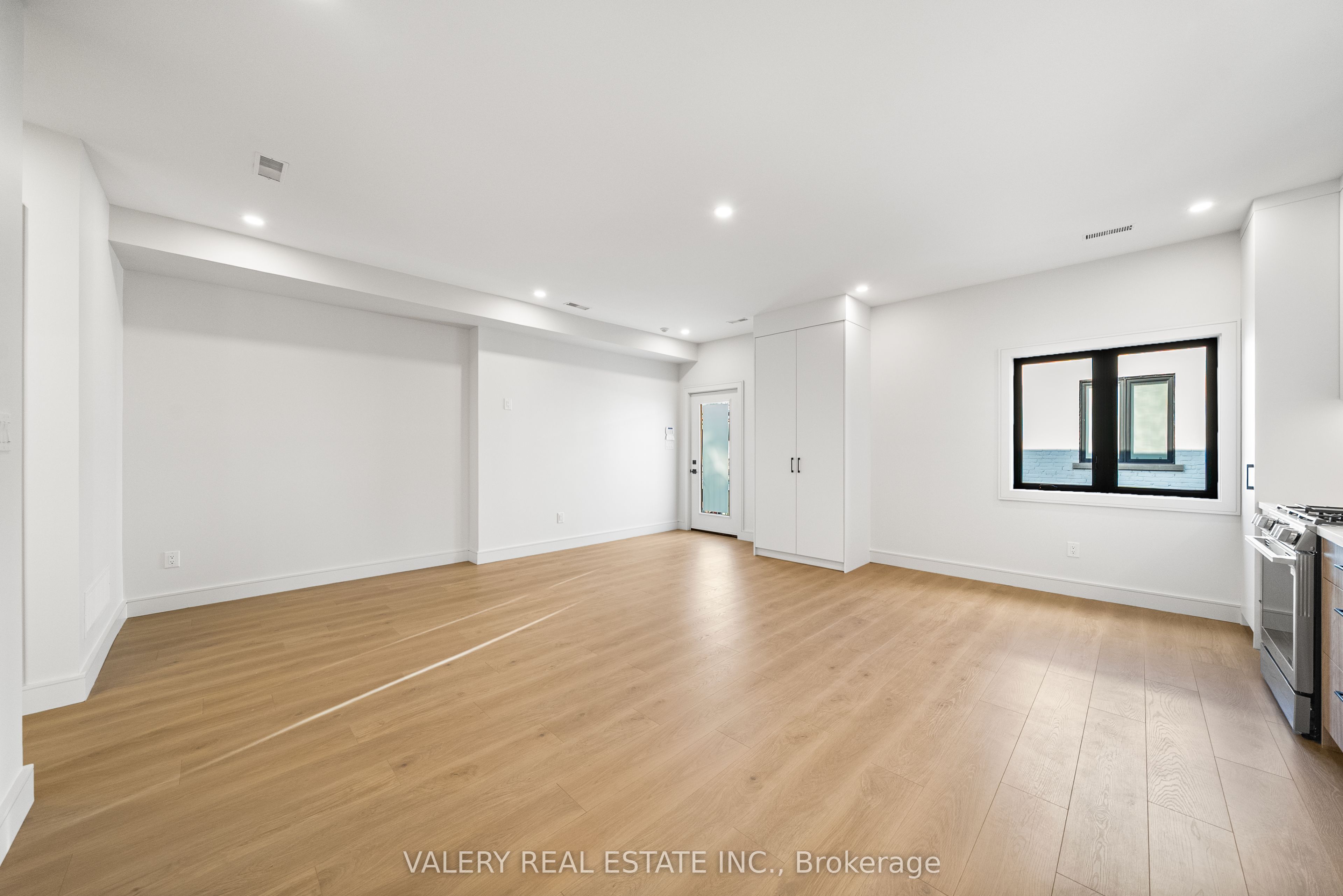 144 Dovercourt Road Laneway Upper Property Photo 4
