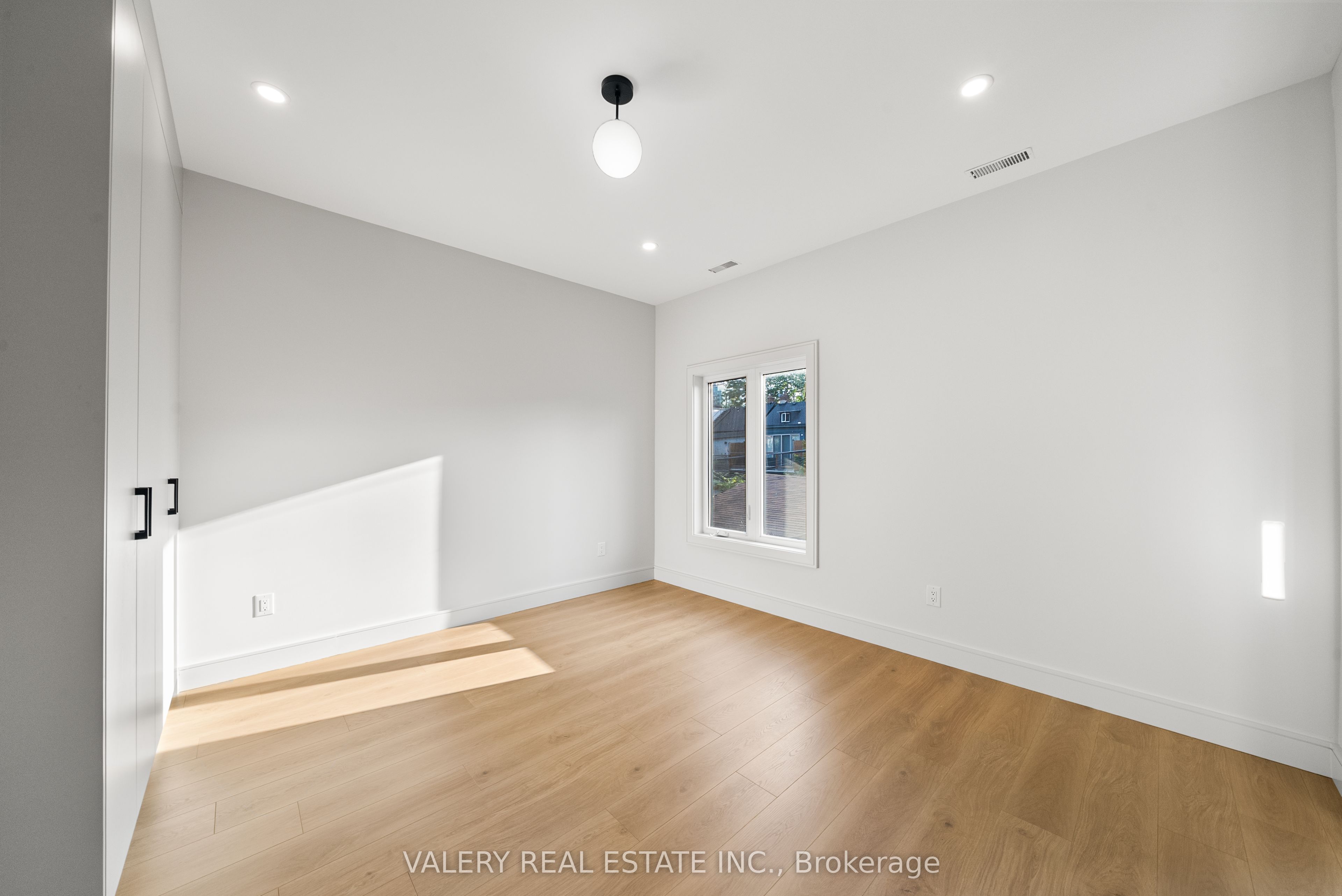 144 Dovercourt Road Laneway Upper Property Photo 9