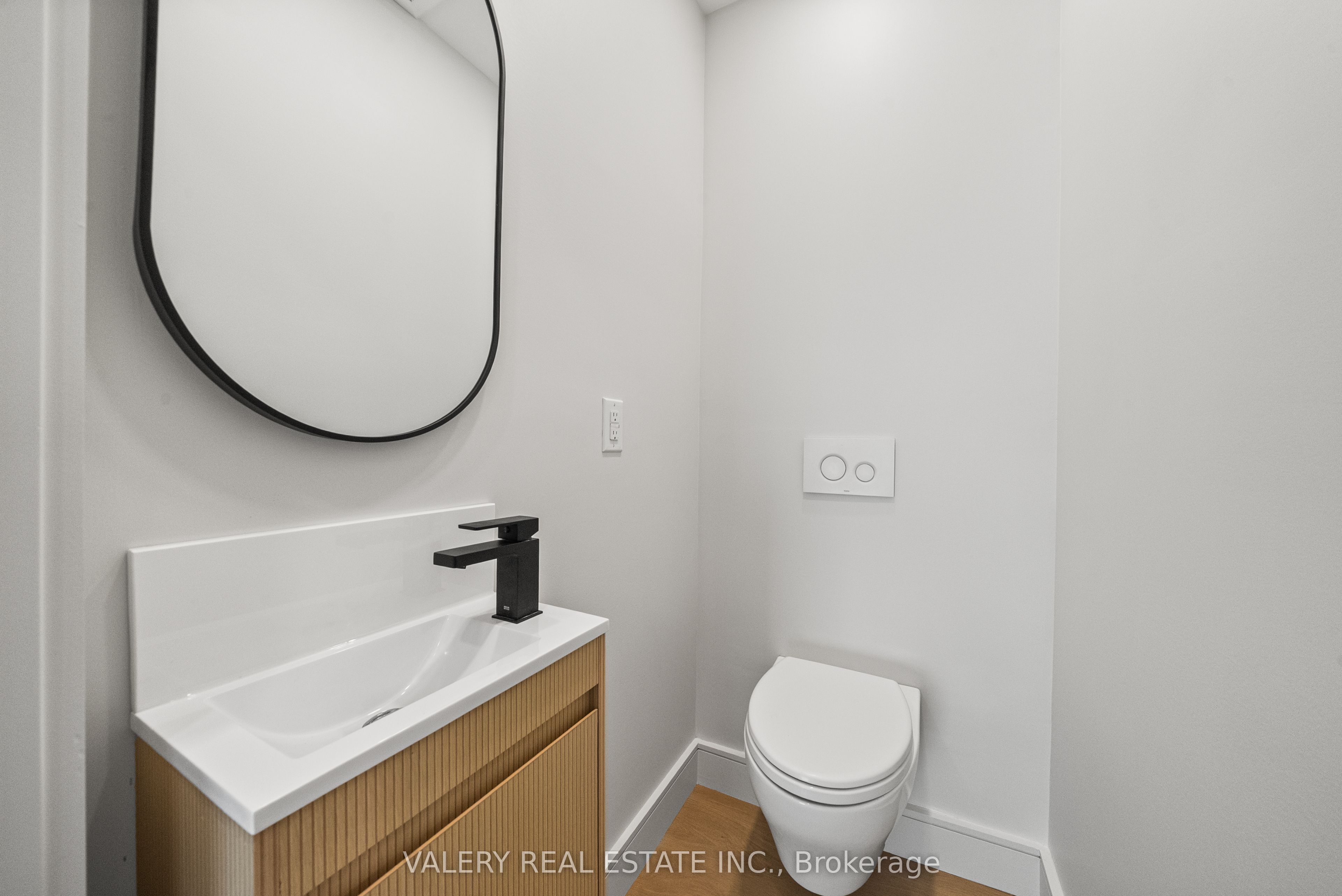 144 Dovercourt Road Laneway Upper Property Photo 11