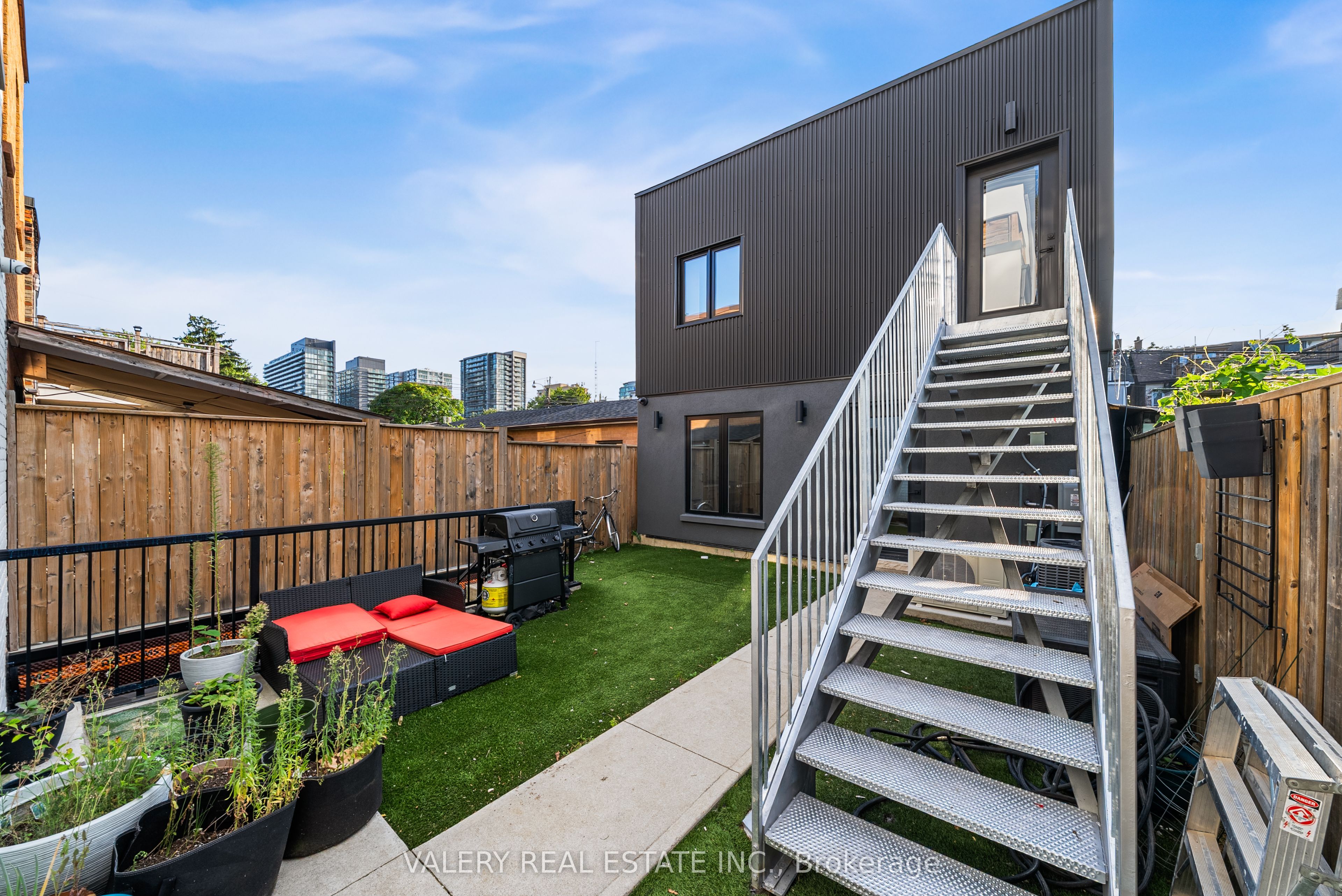 144 Dovercourt Road Laneway Upper Property Photo 12