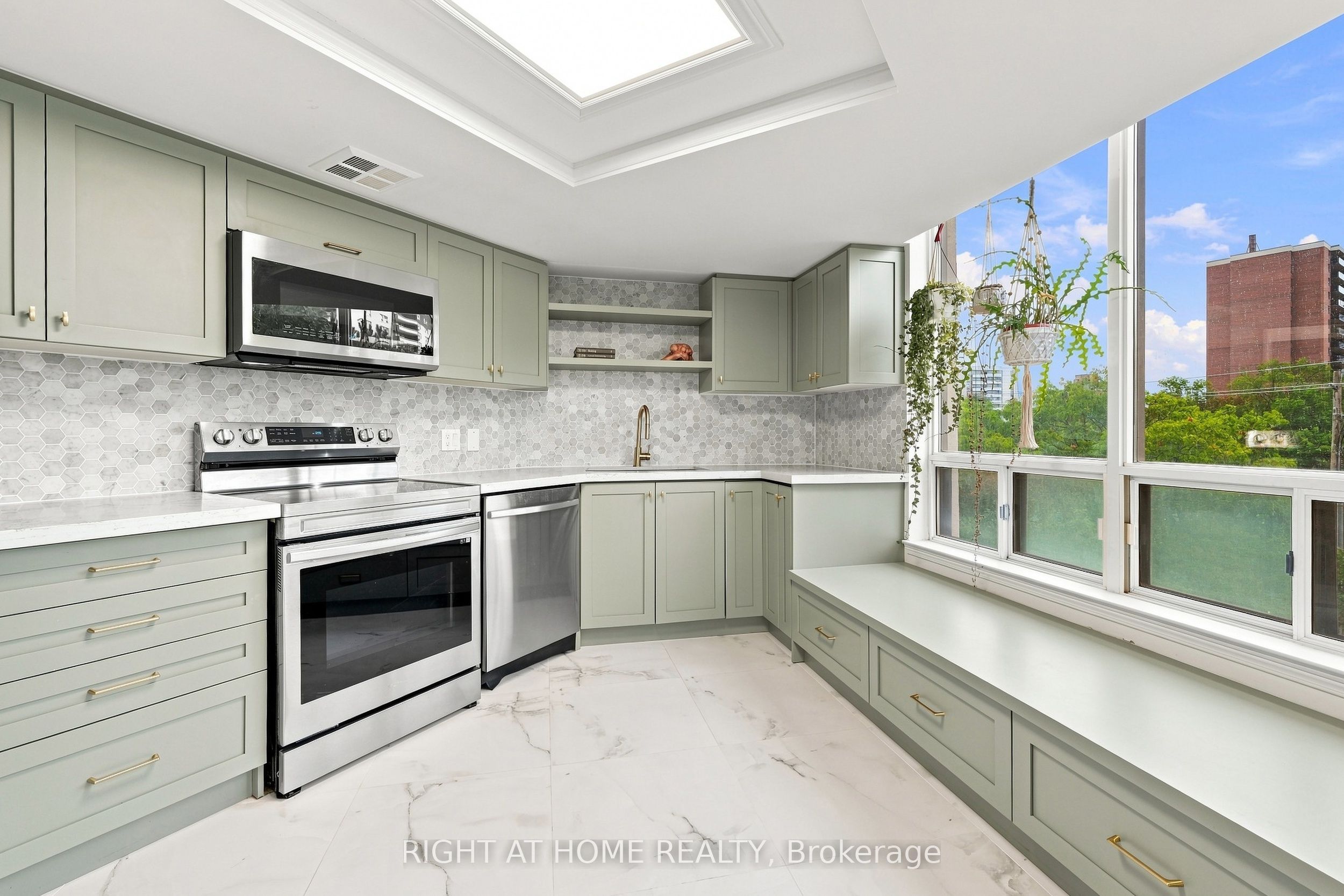 1101 Steeles Avenue W 411 Property Photo 1