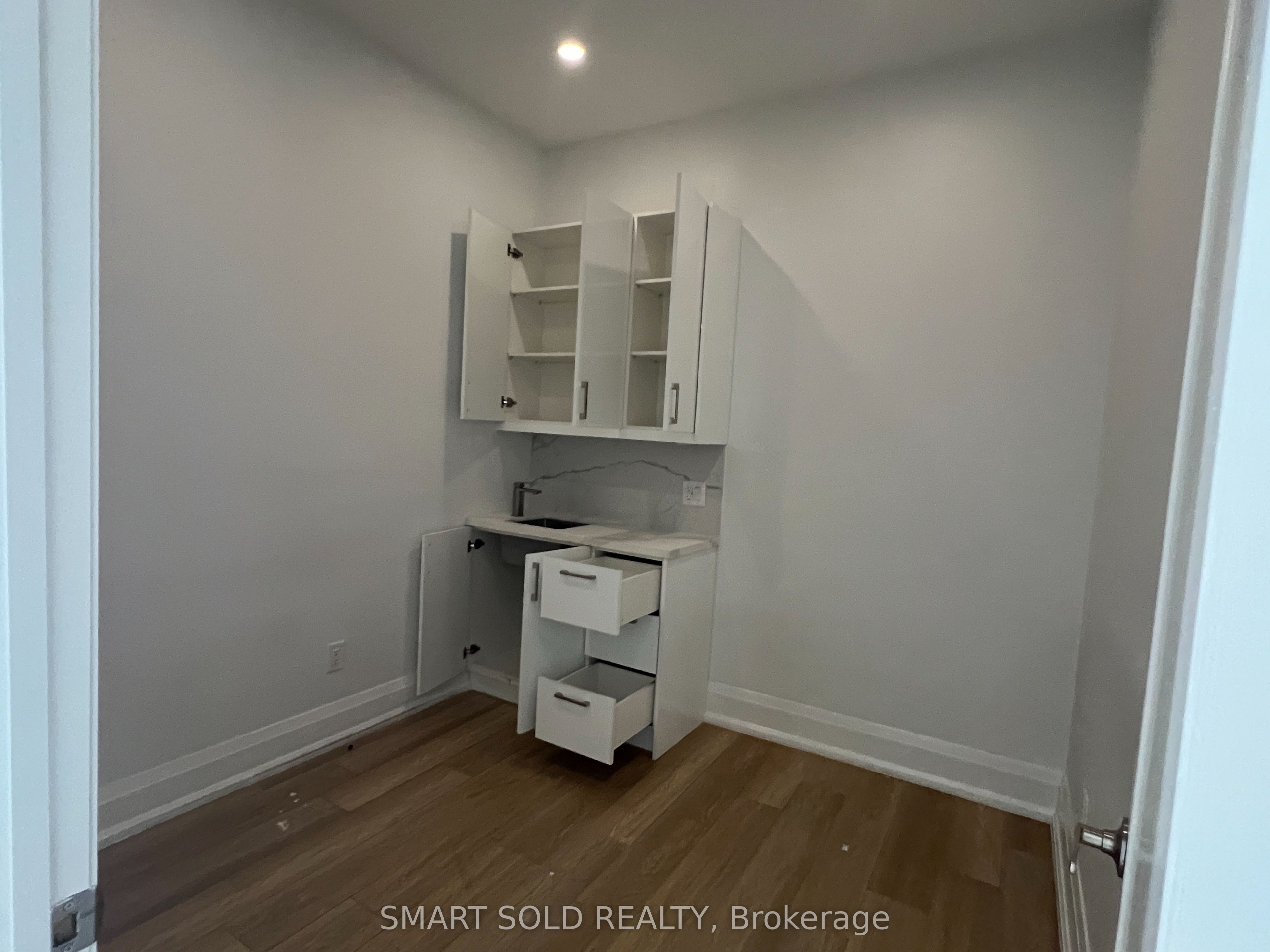 225 Mcrae Drive Property Photo 6