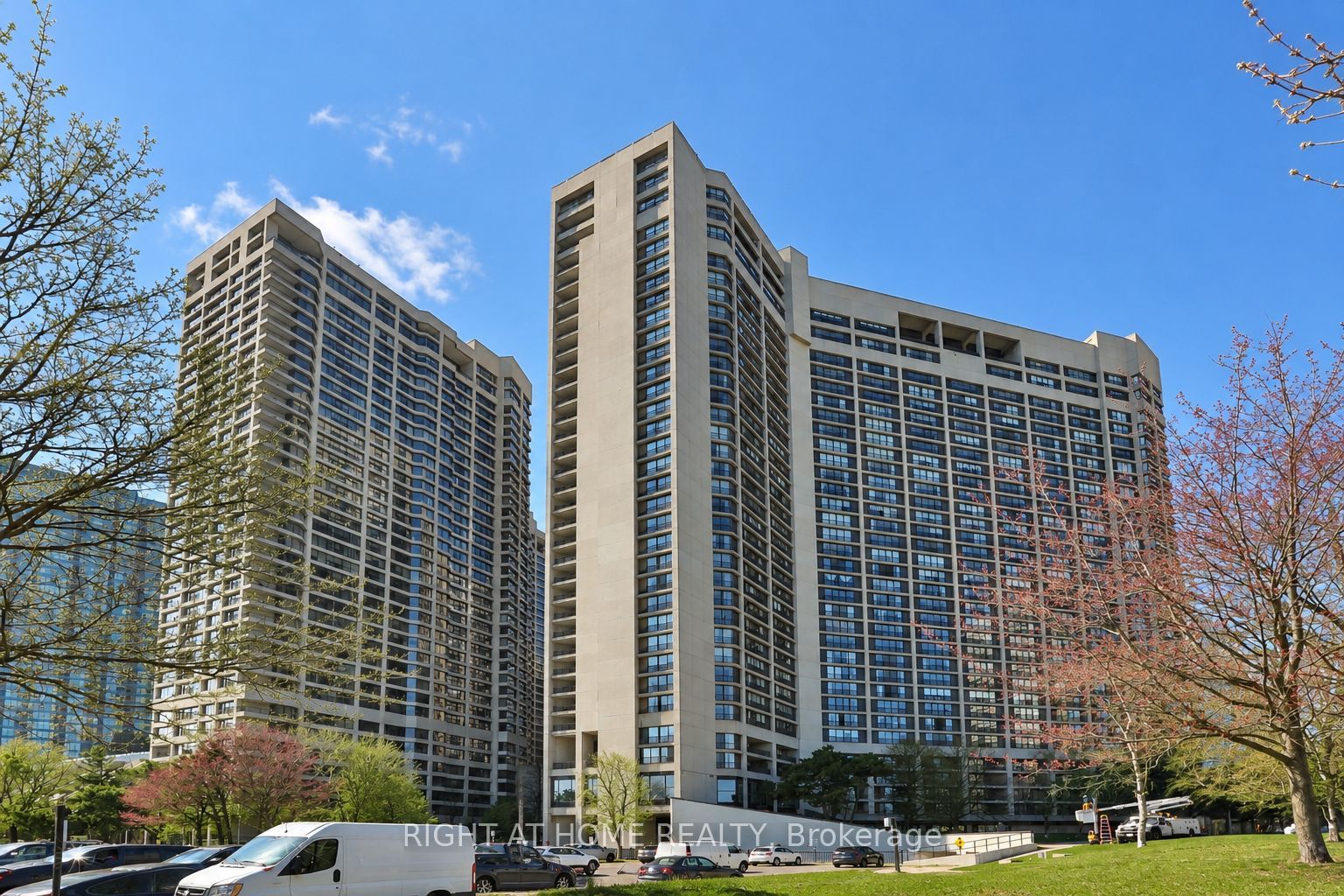 33 Harbour Square 2606 Property Photo 1