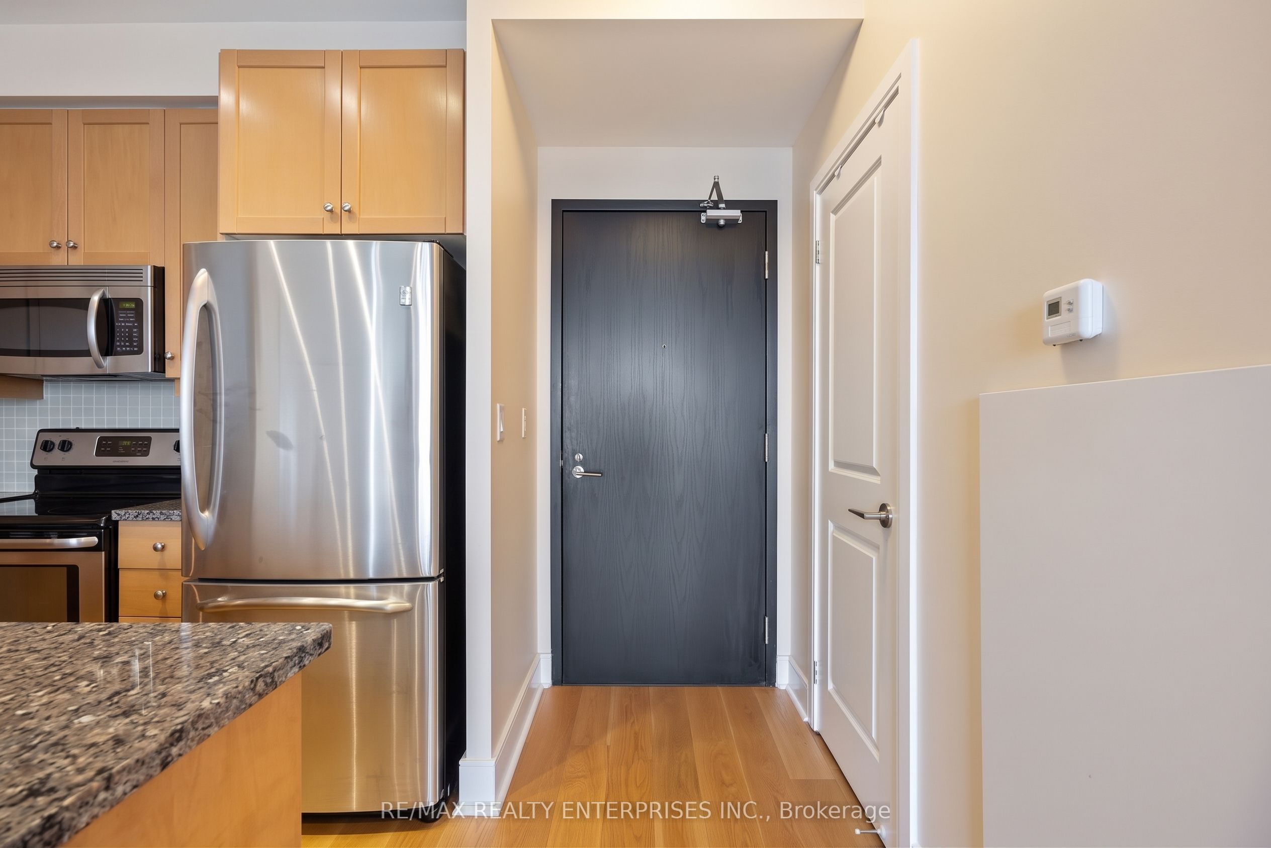 18 Yorkville Avenue W 2706 Property Photo 1