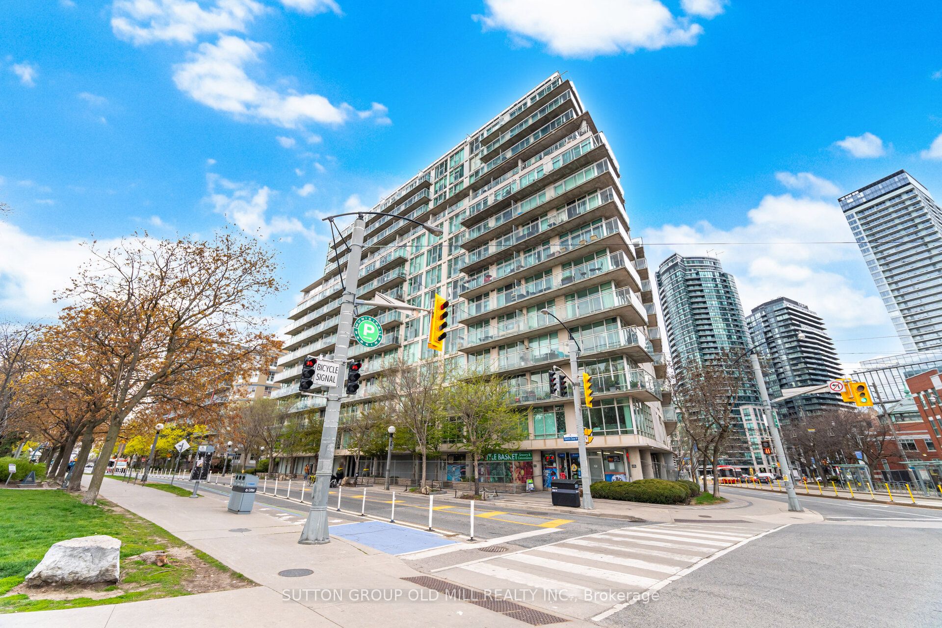 650 Queens Quay W 909 Property Photo 1