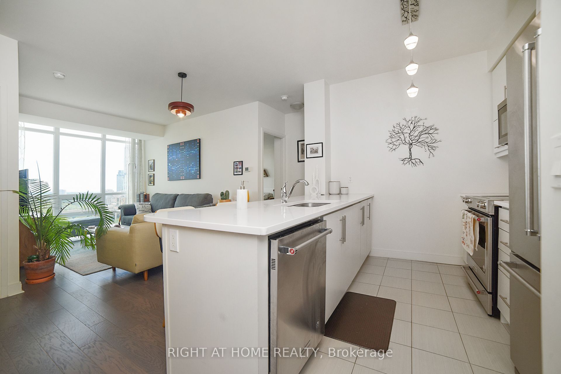 825 Church Street 2106 Property Photo 1