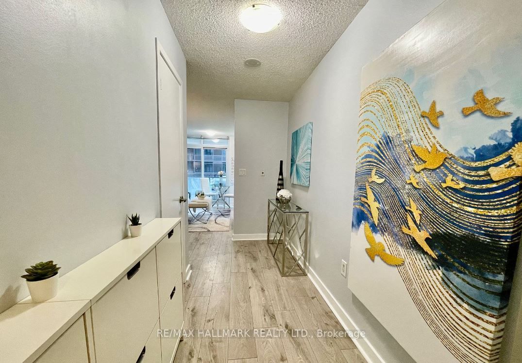 4k Spadina Avenue 301 Property Photo 4