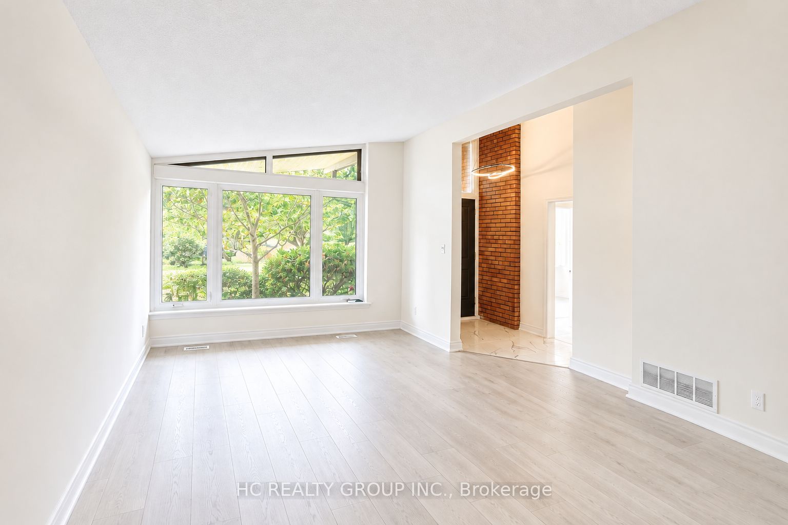 52 Dukinfield Crescent Property Photo 2