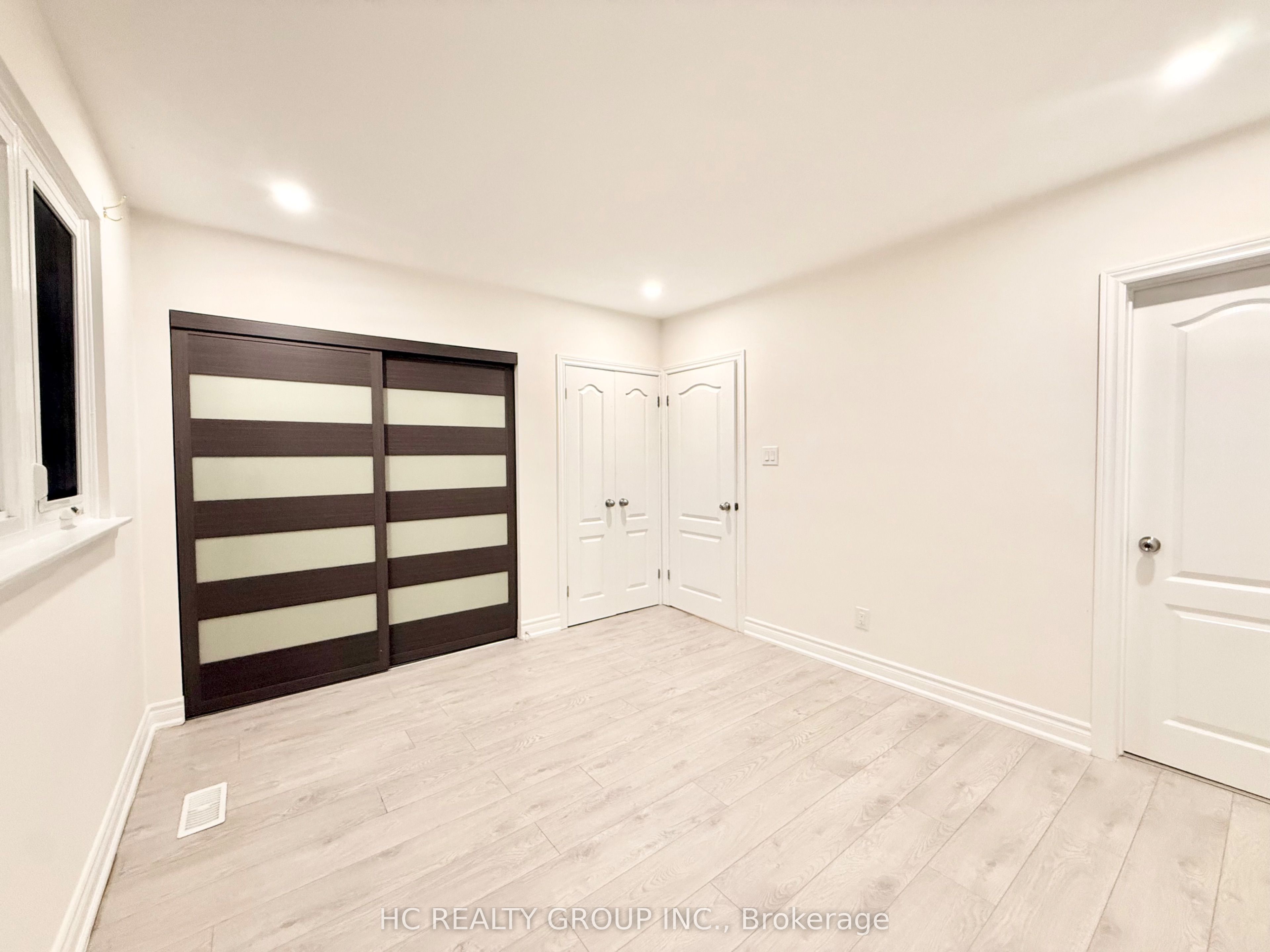 52 Dukinfield Crescent Property Photo 3
