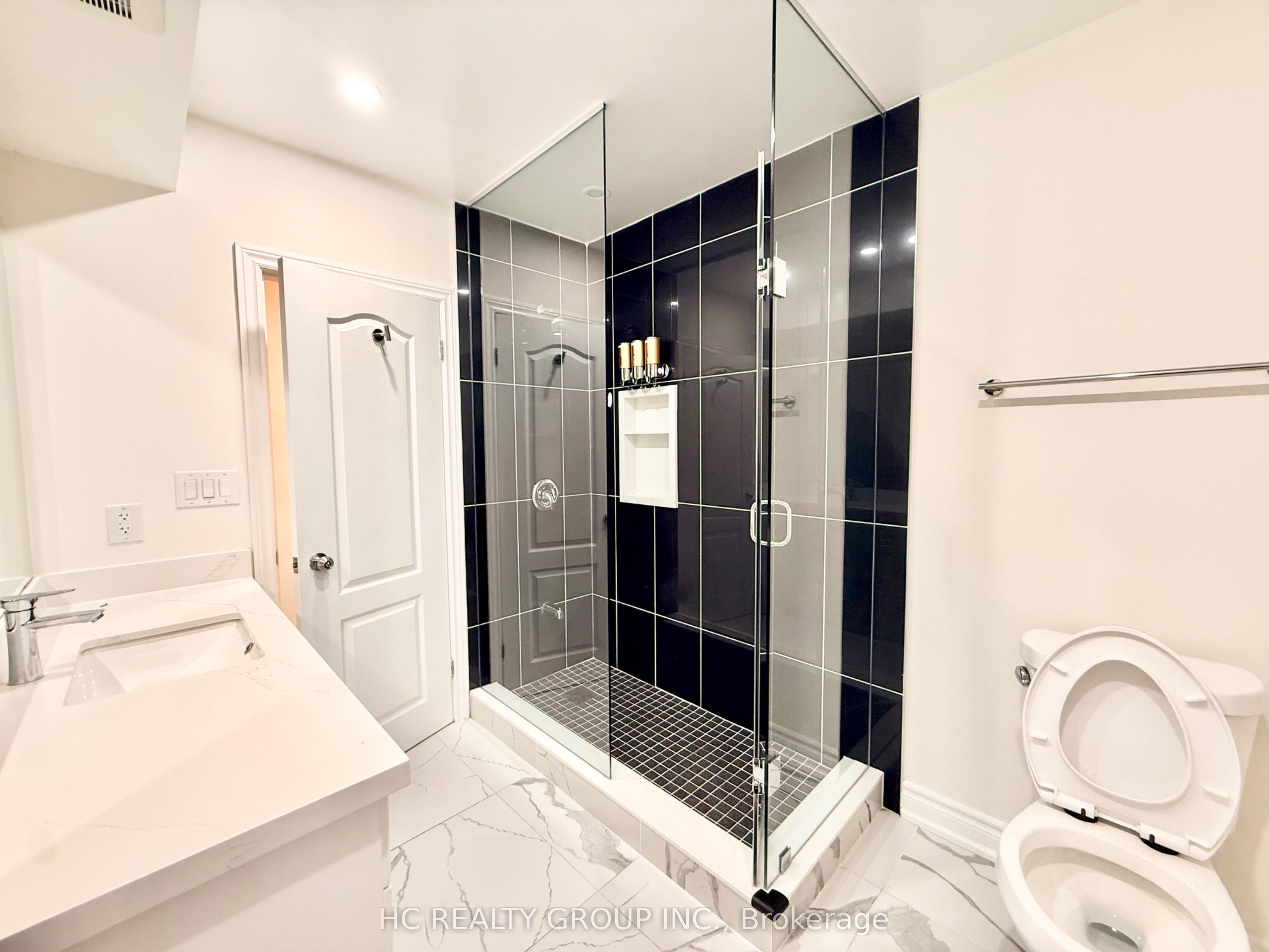 52 Dukinfield Crescent Property Photo 4