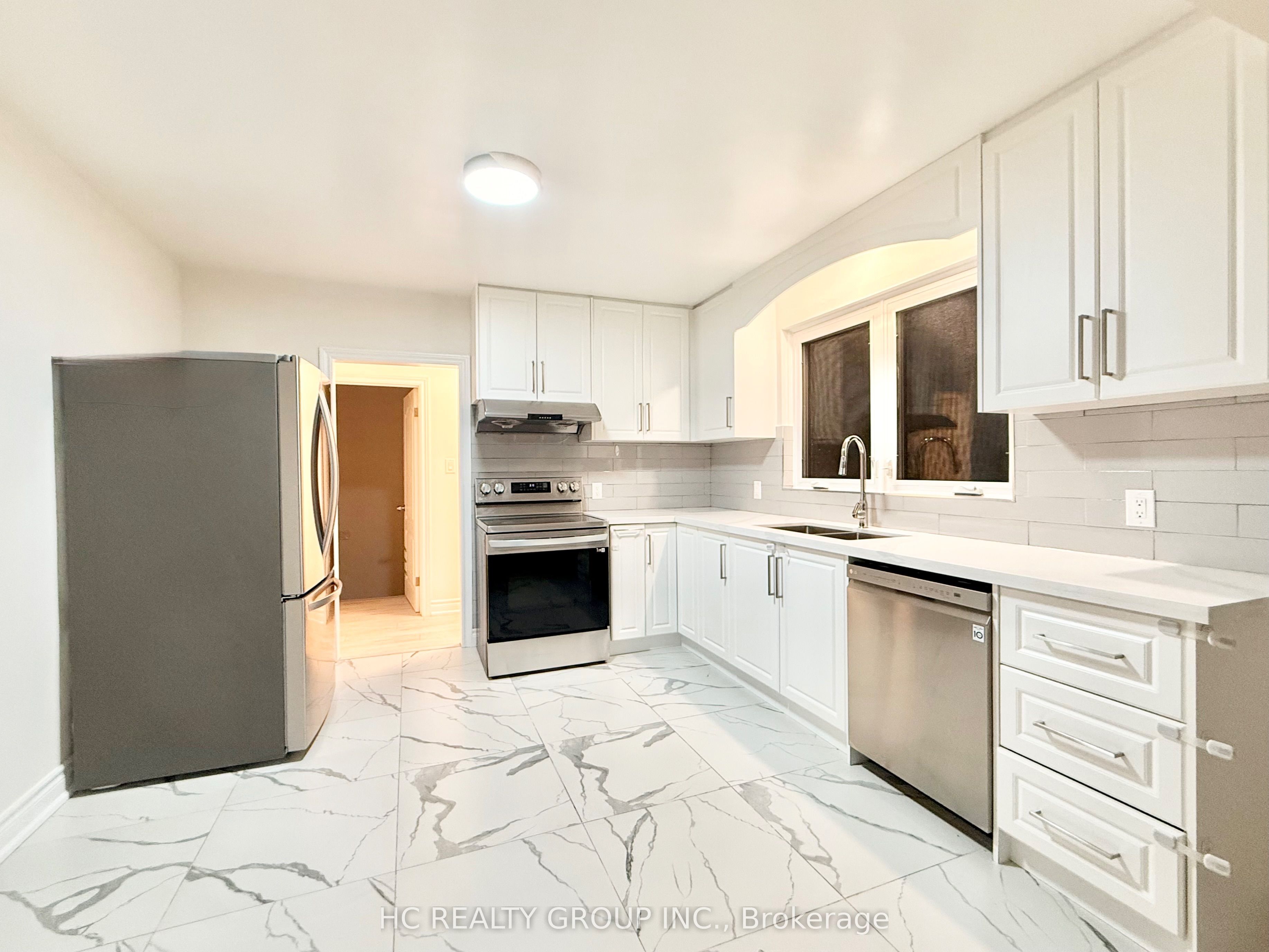 52 Dukinfield Crescent Property Photo 6