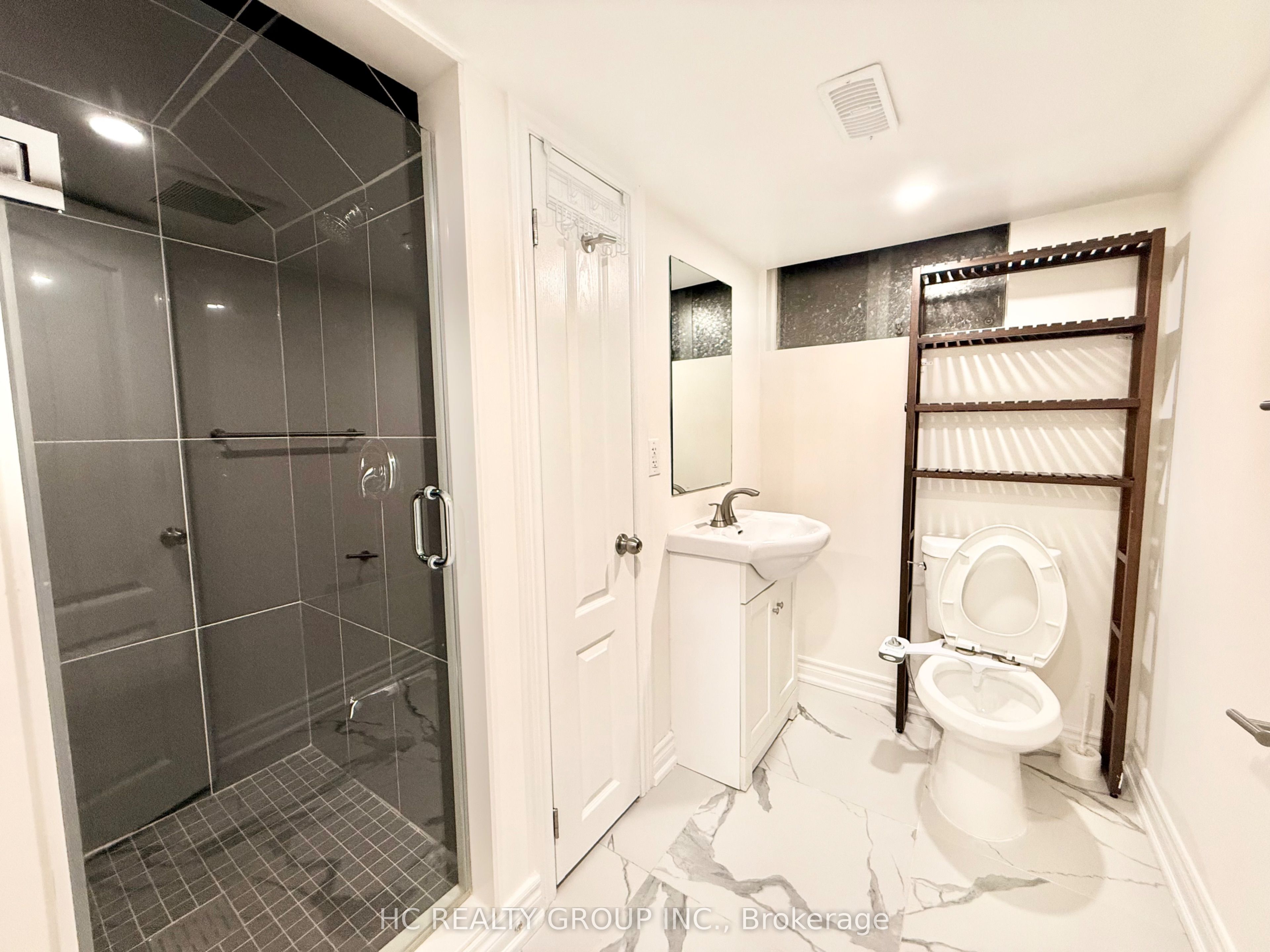 52 Dukinfield Crescent Property Photo 7