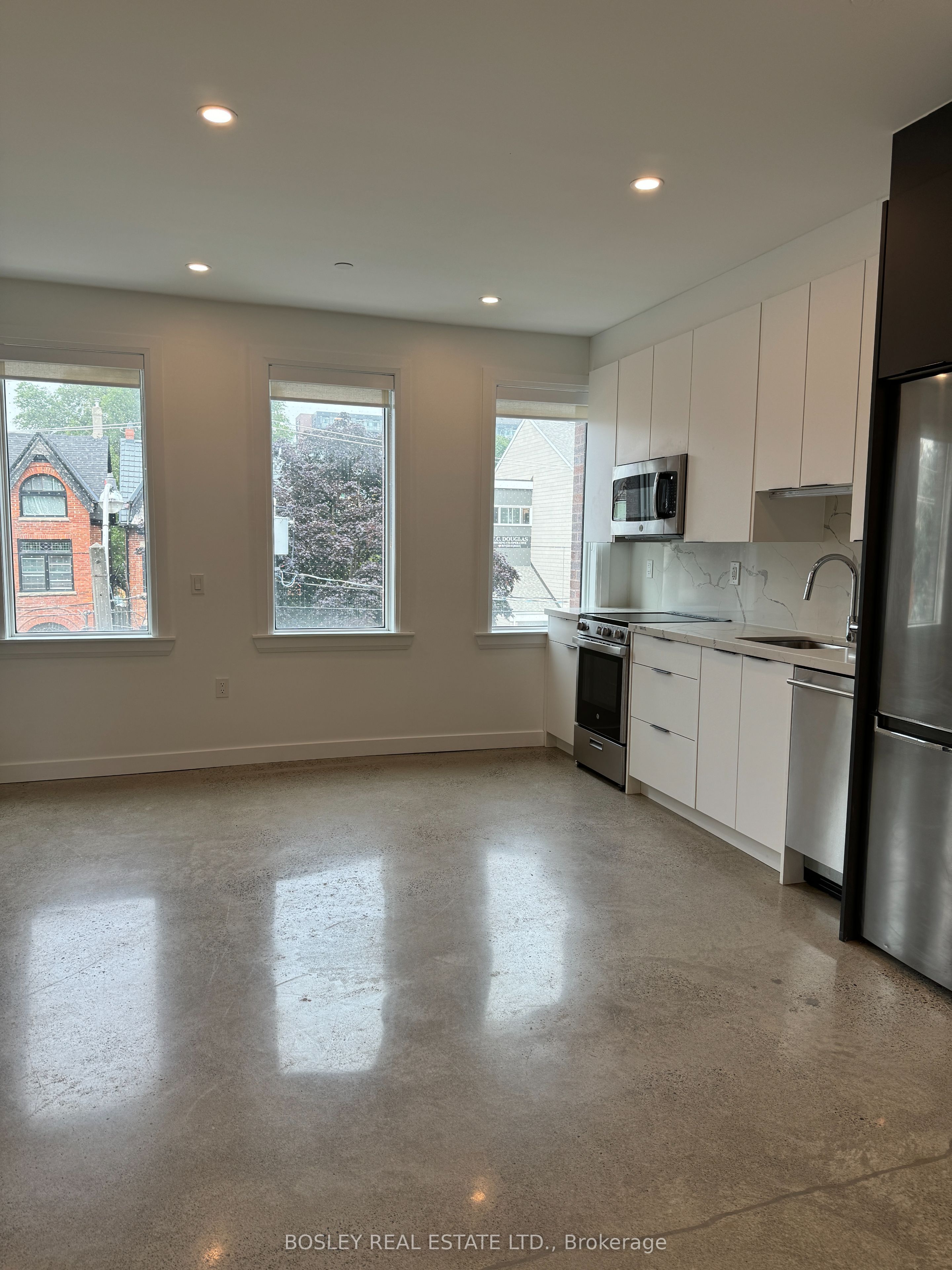 41 River Street 25 Property Photo 2