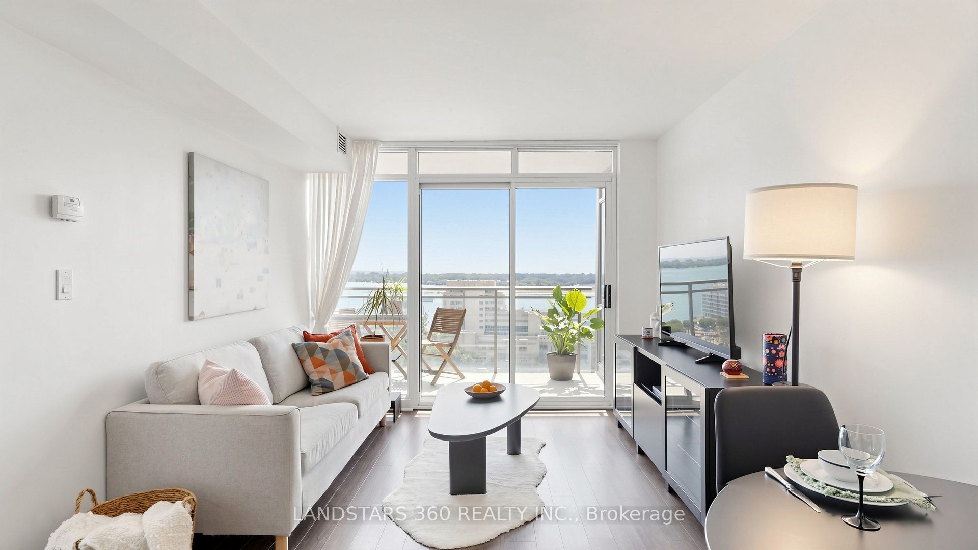 15 Fort York Boulevard 1811 Property Photo 1