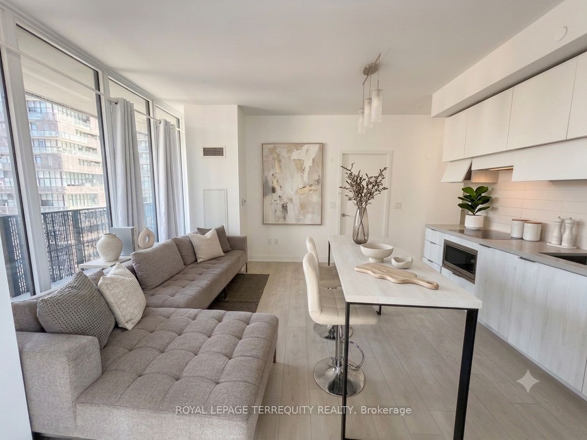 8 Eglinton Avenue E 505 Property Photo 1
