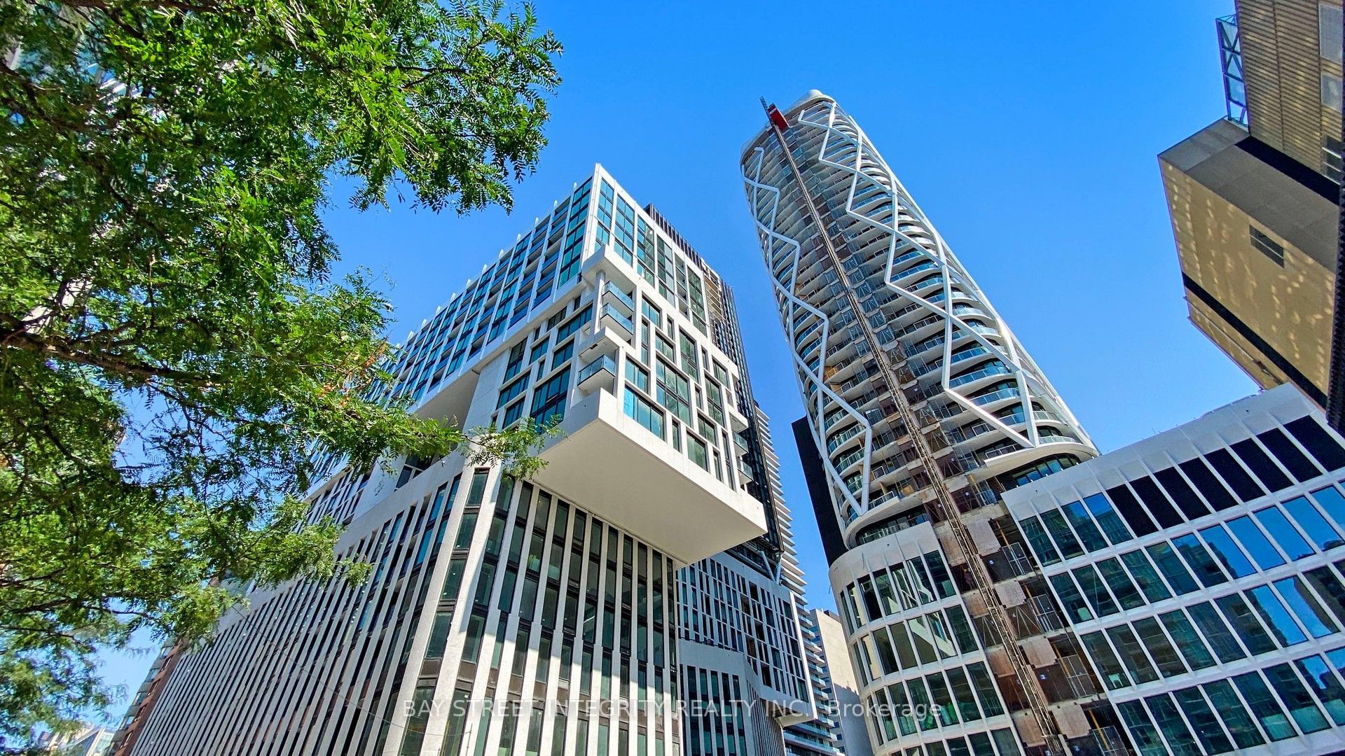 238 Simcoe Street 2907