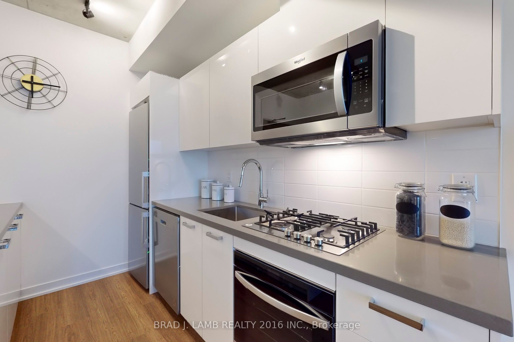 195 Mccaul Street 1403 Property Photo 20