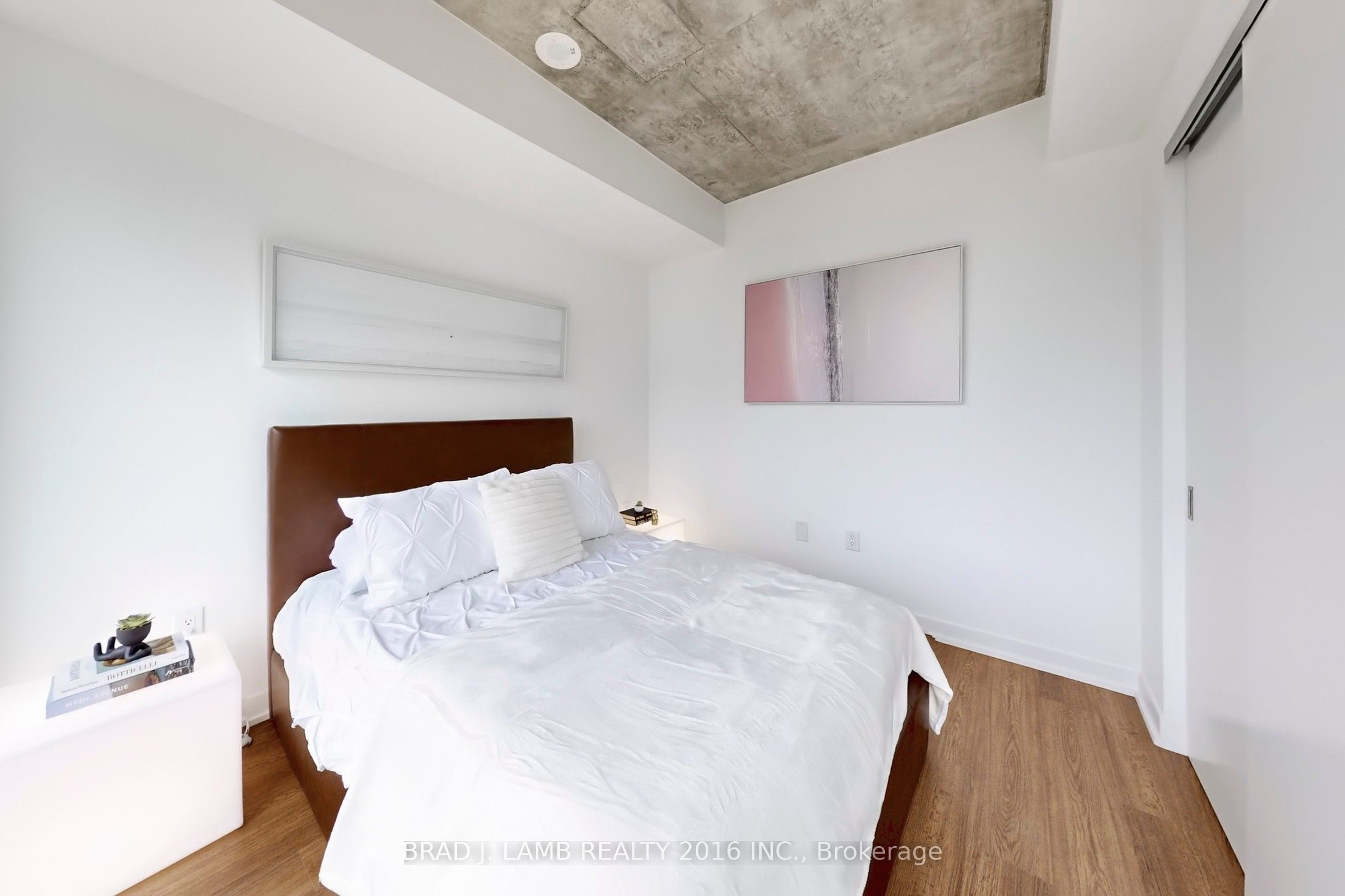 195 Mccaul Street 1403 Property Photo 24