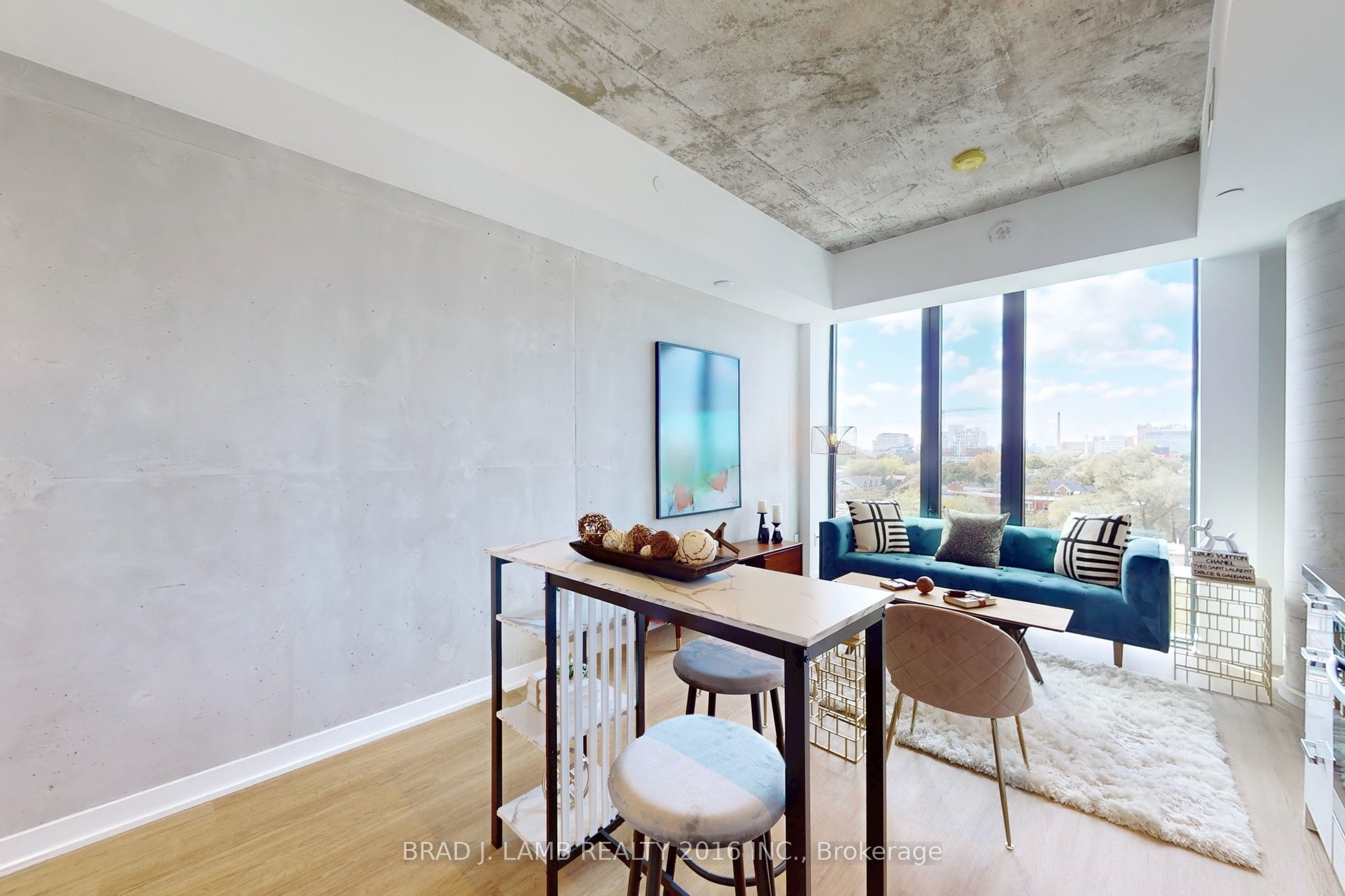 195 Mccaul Street 705 Property Photo 11
