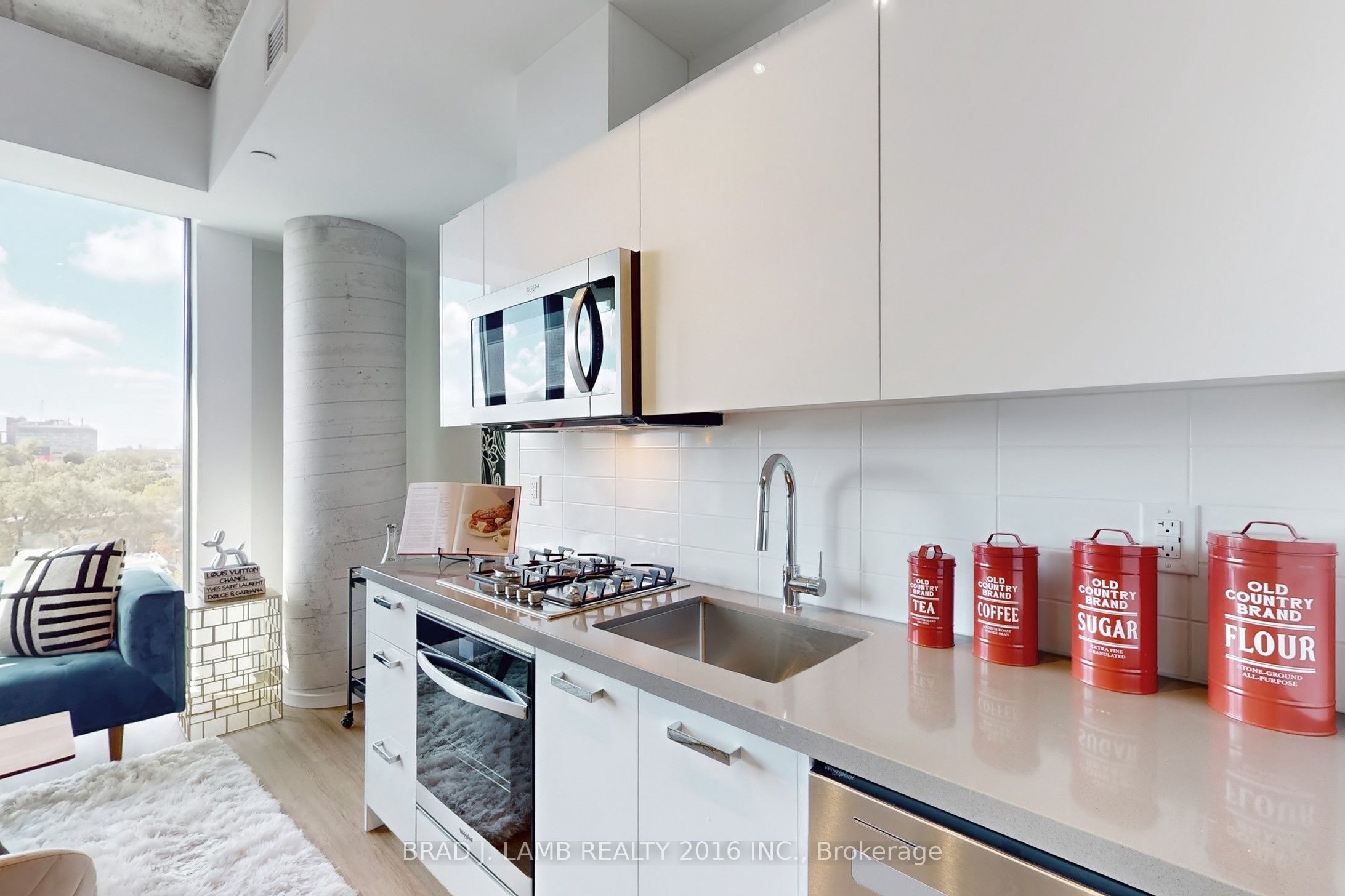195 Mccaul Street 705 Property Photo 16