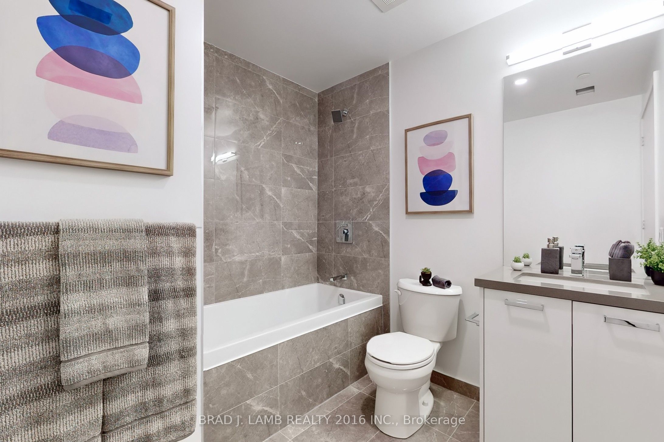 195 Mccaul Street 705 Property Photo 23