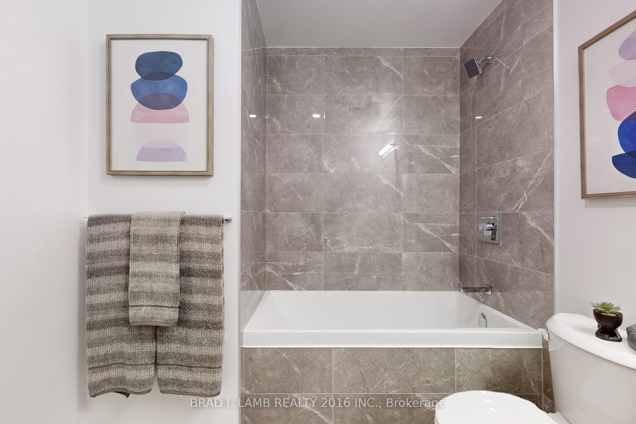 195 Mccaul Street 705 Property Photo 24