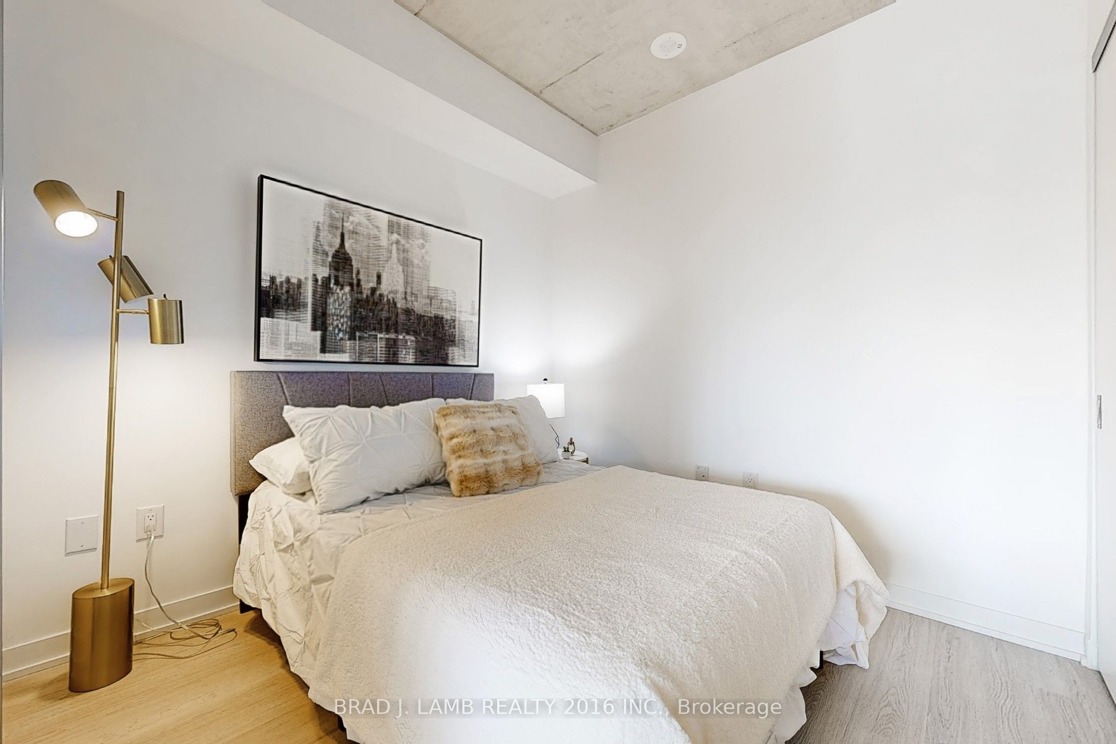 195 Mccaul Street 302 Property Photo 16