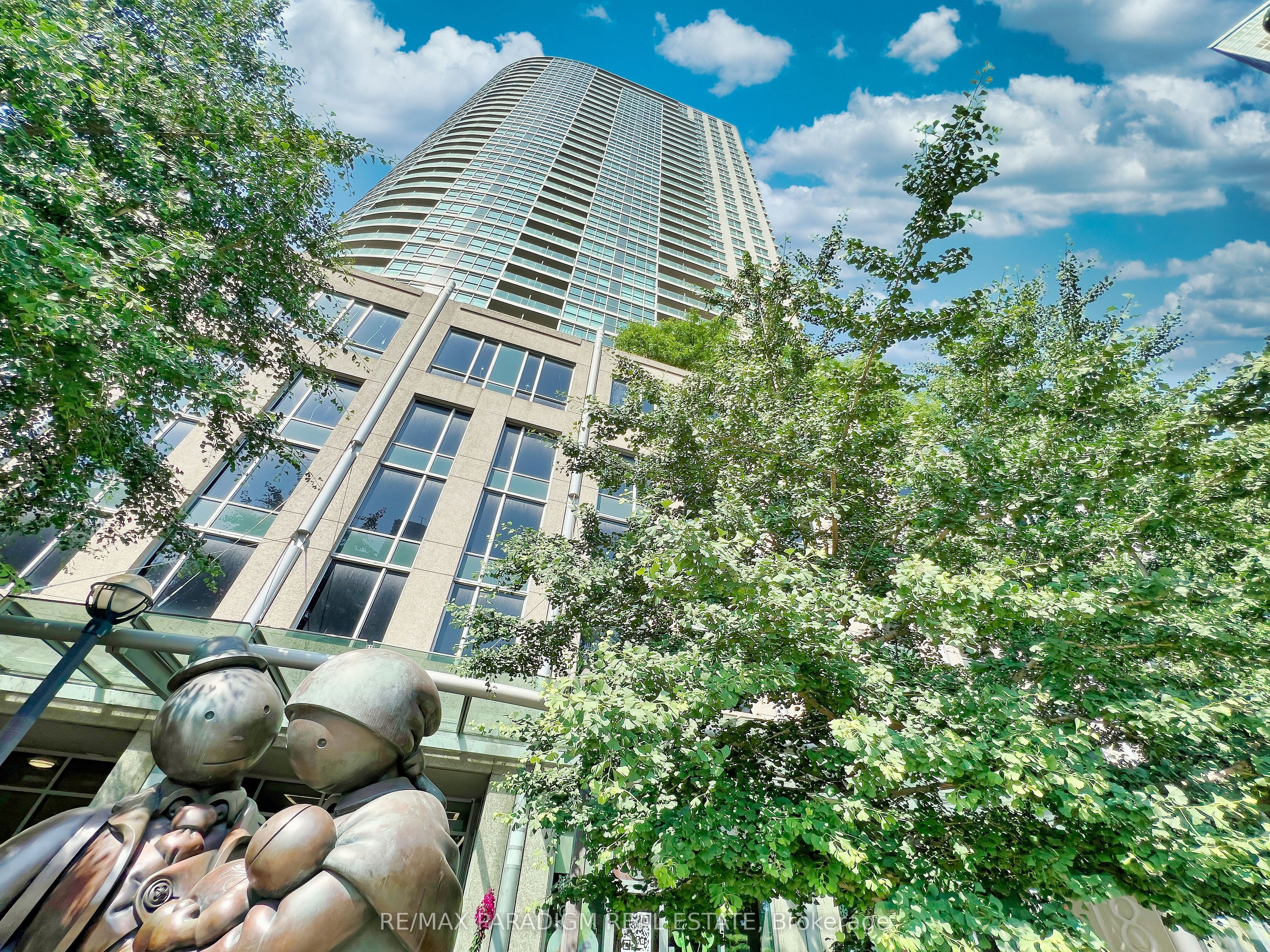 18 Yonge Street 3713 Property Photo 2