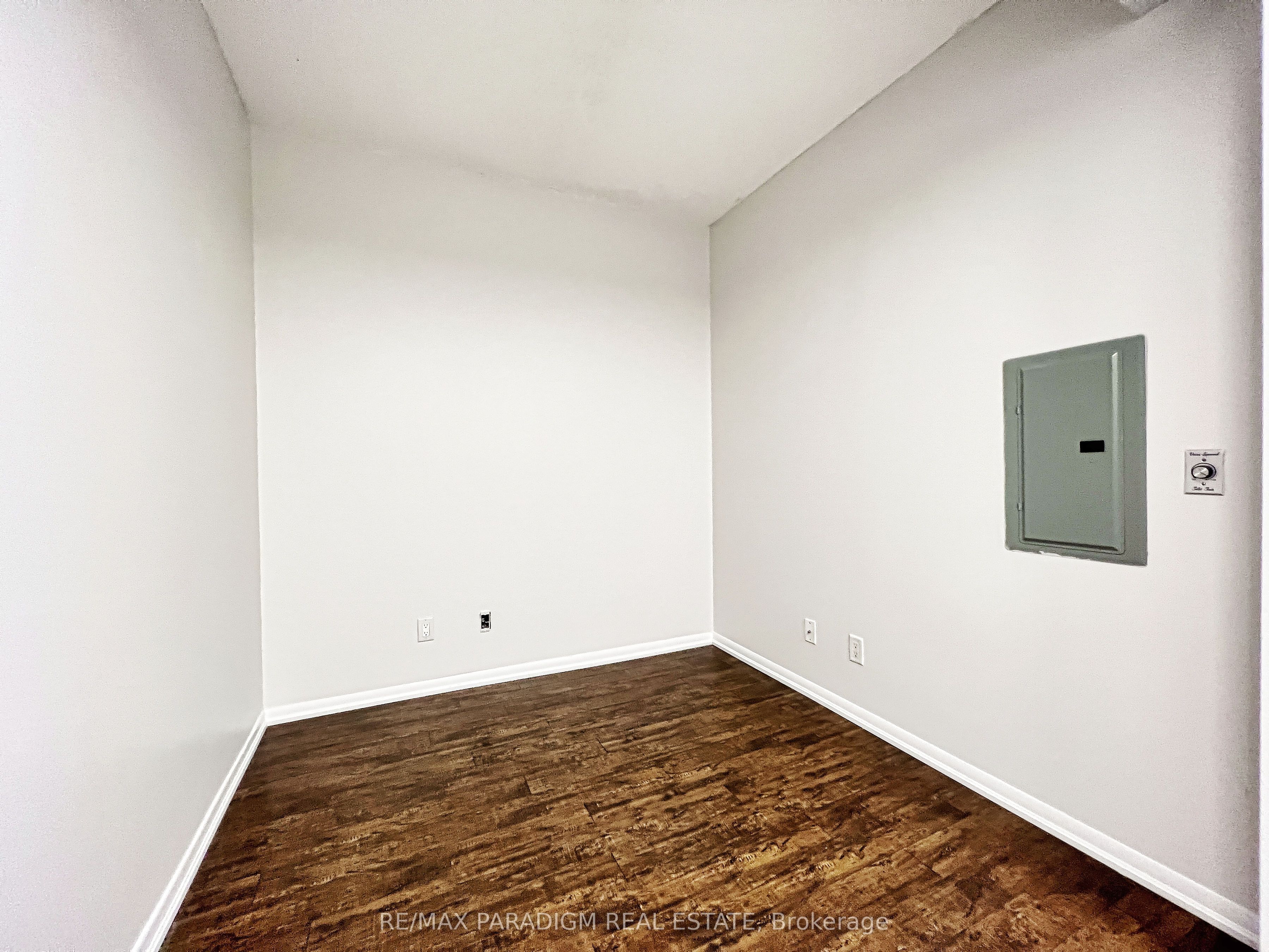 18 Yonge Street 3713 Property Photo 4