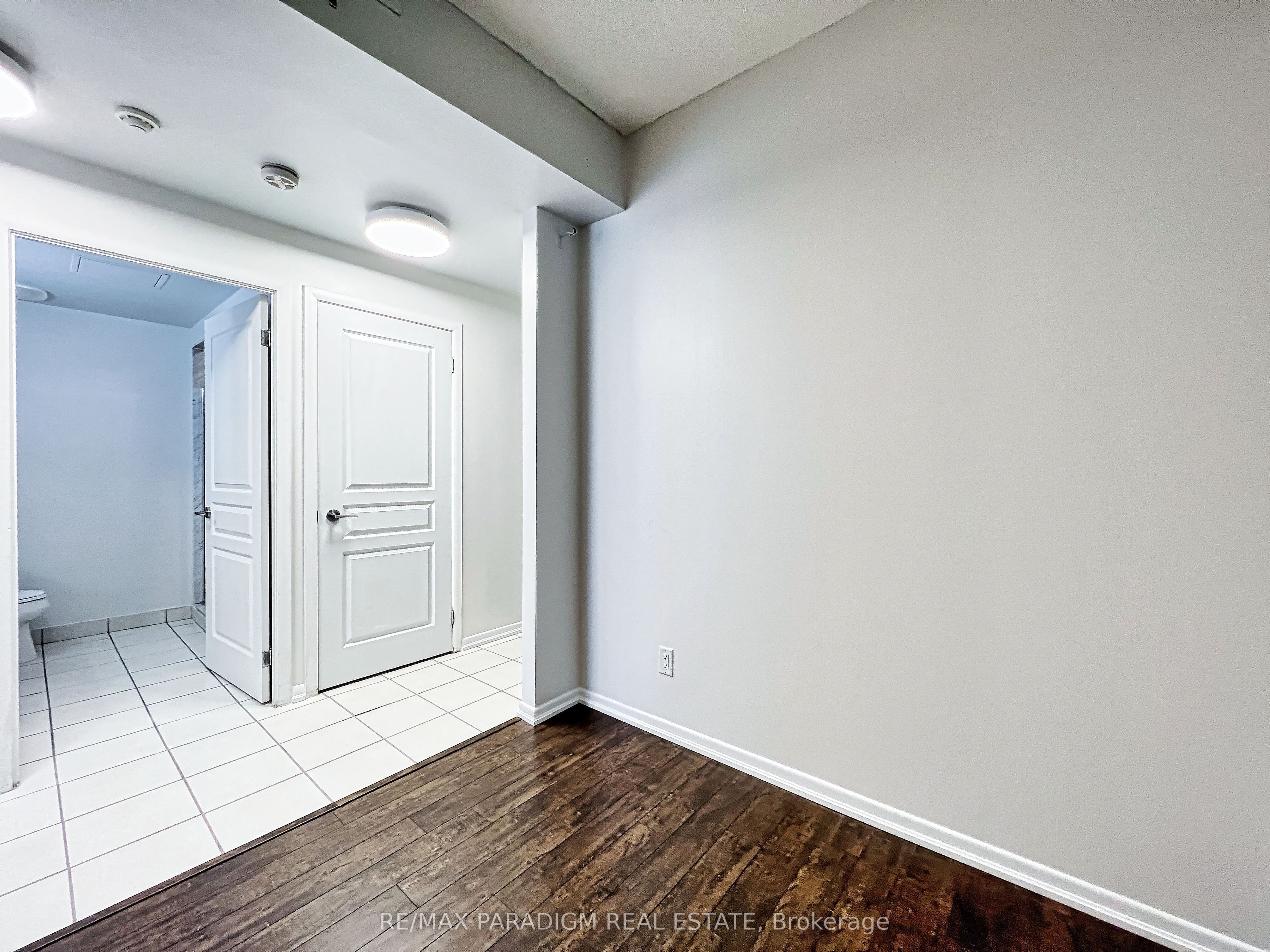 18 Yonge Street 3713 Property Photo 7