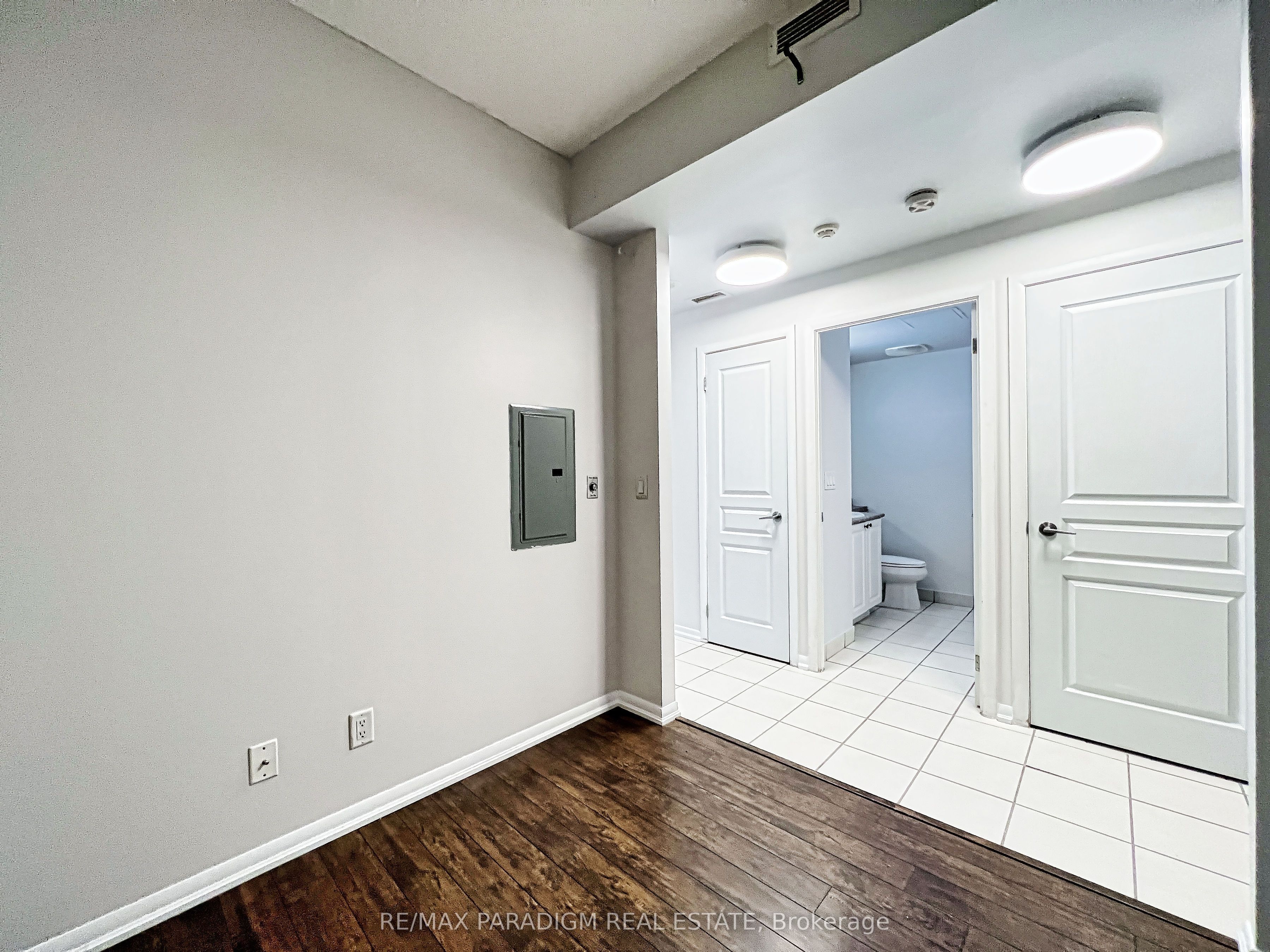 18 Yonge Street 3713 Property Photo 8