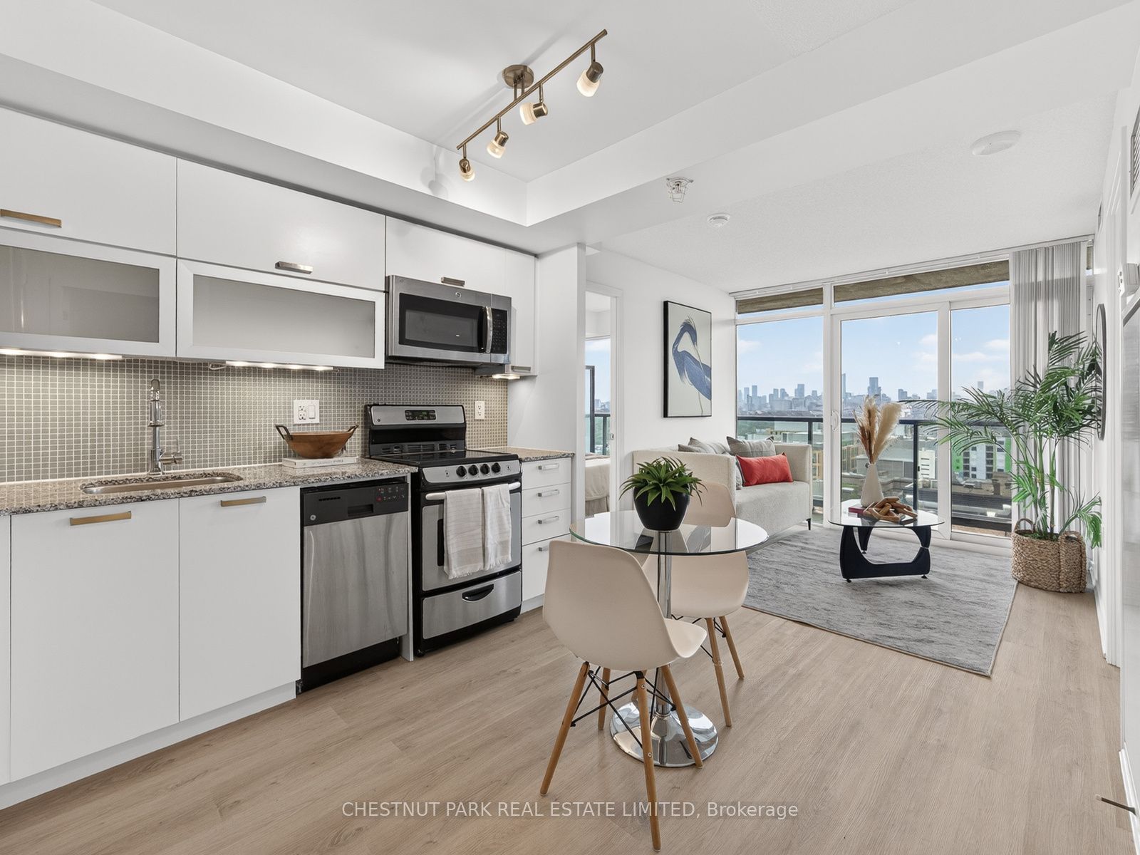 36 Lisgar Street 2111e Property Photo 1