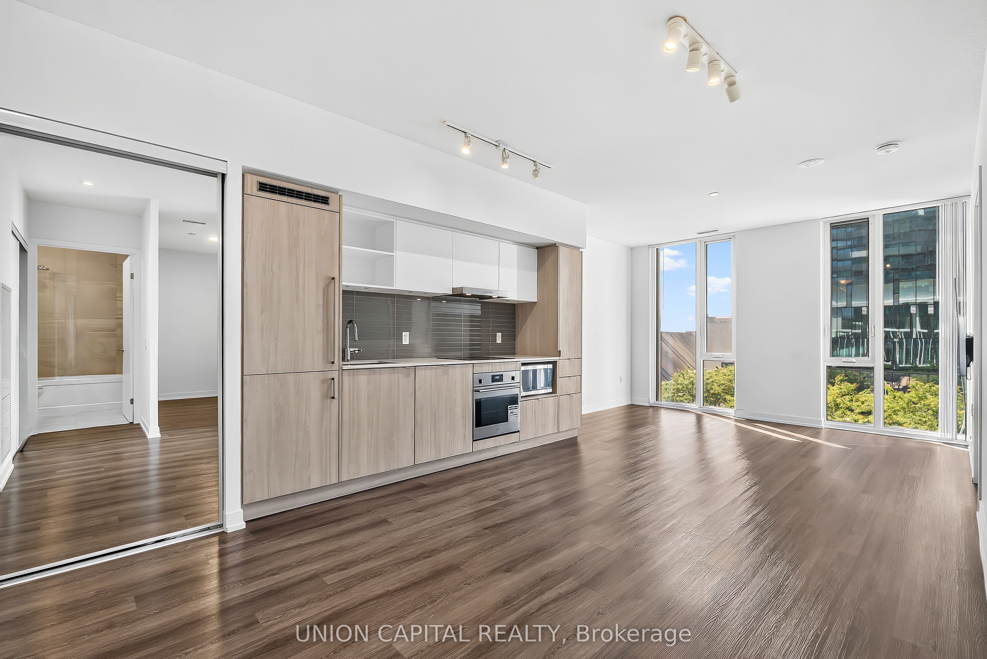 138 Downes Street 909 Property Photo 1