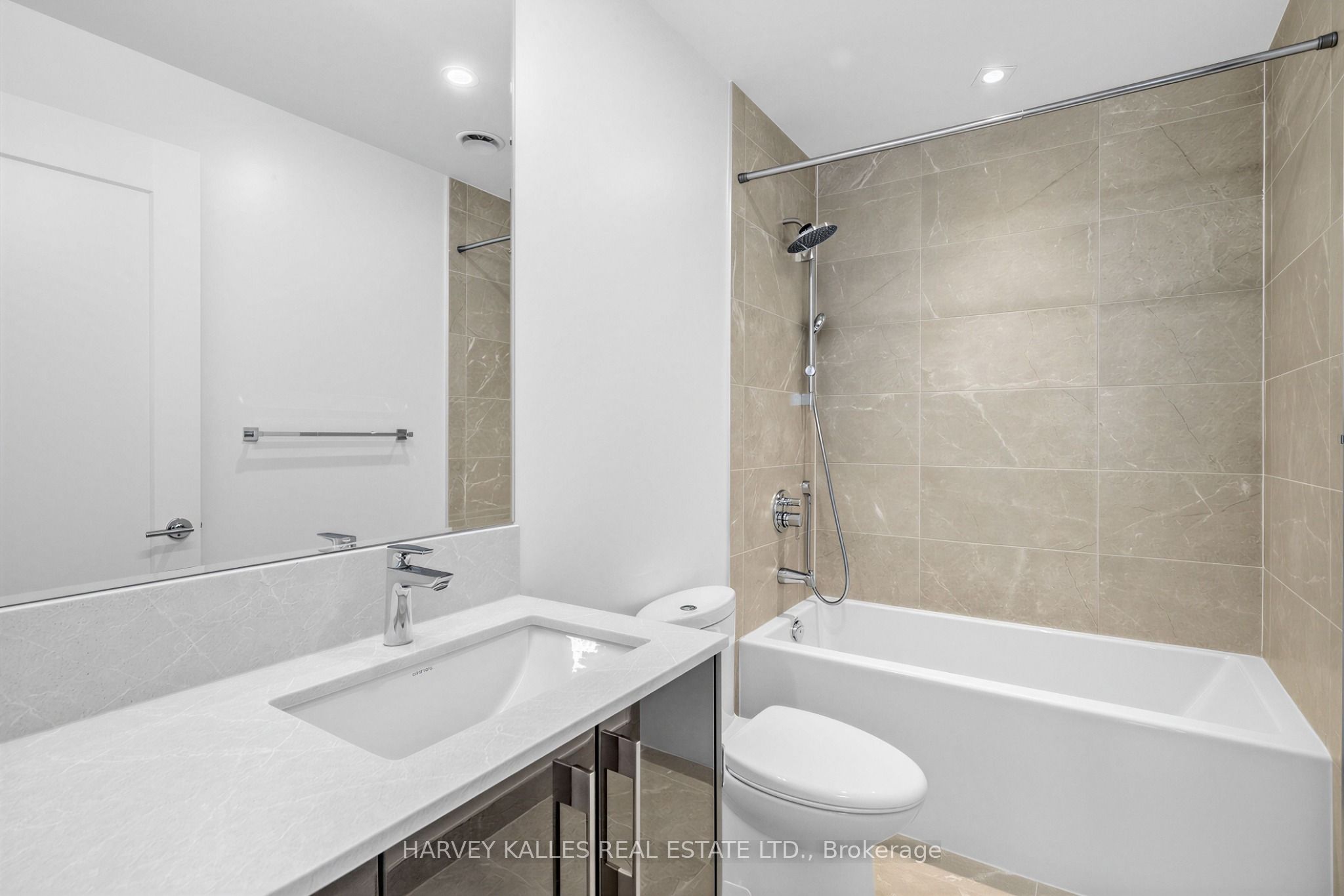 8 Manor Road W 807 Property Photo 16