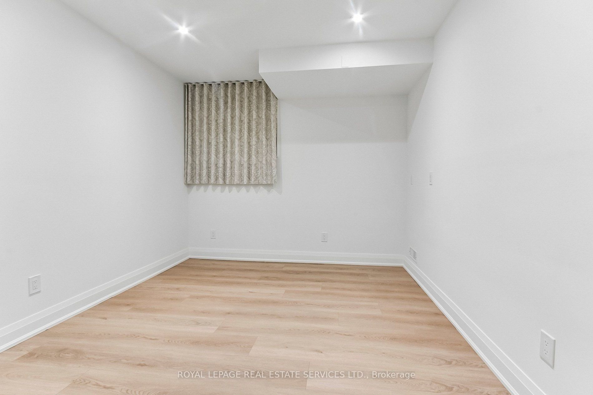 42 Rykert Crescent Property Photo 40