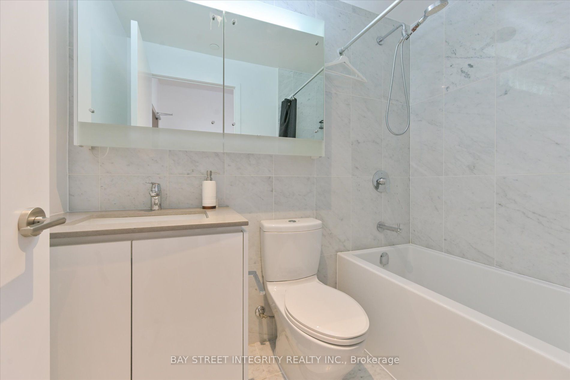 117 Mcmahon Drive 903 Property Photo 14