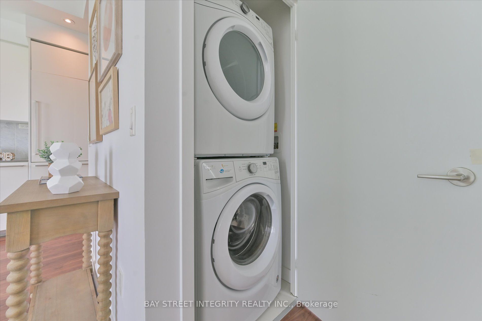 117 Mcmahon Drive 903 Property Photo 15