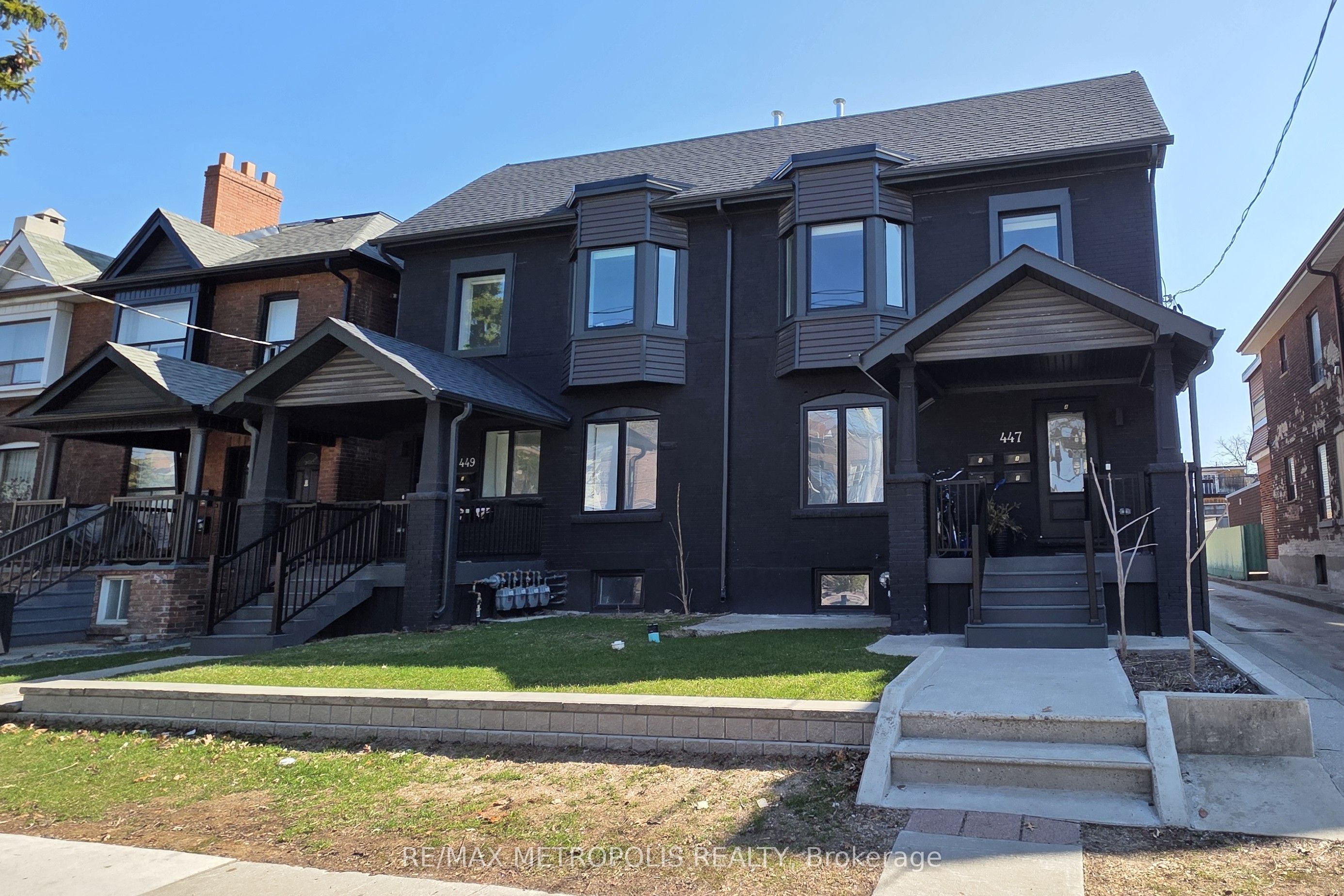 447 - 449 Lansdowne Avenue Property Photo 1