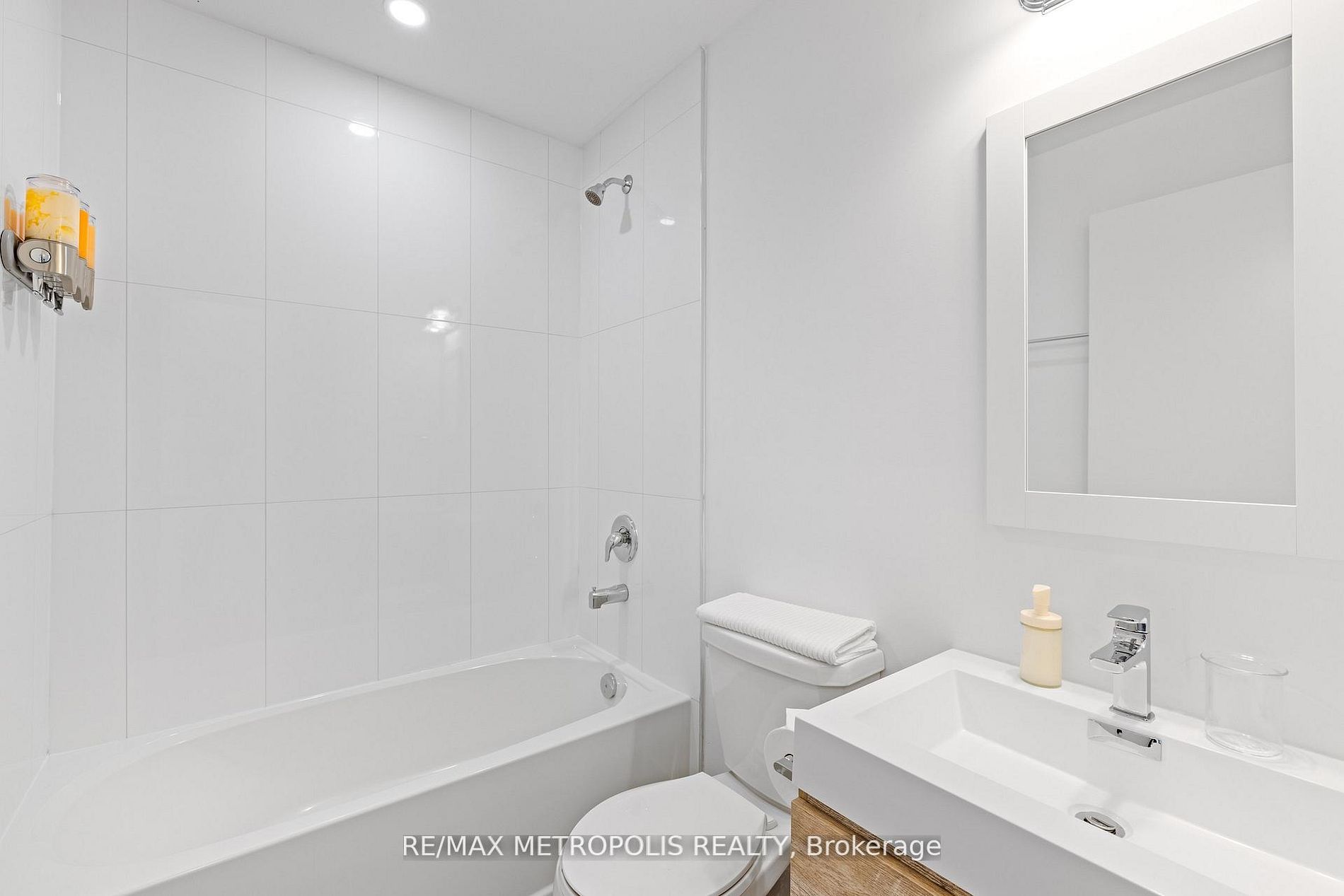 447 - 449 Lansdowne Avenue Property Photo 30