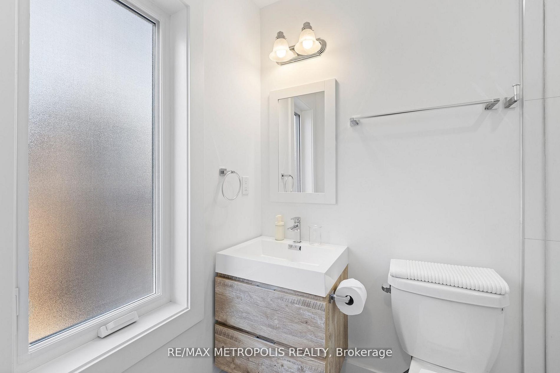 447 - 449 Lansdowne Avenue Property Photo 44