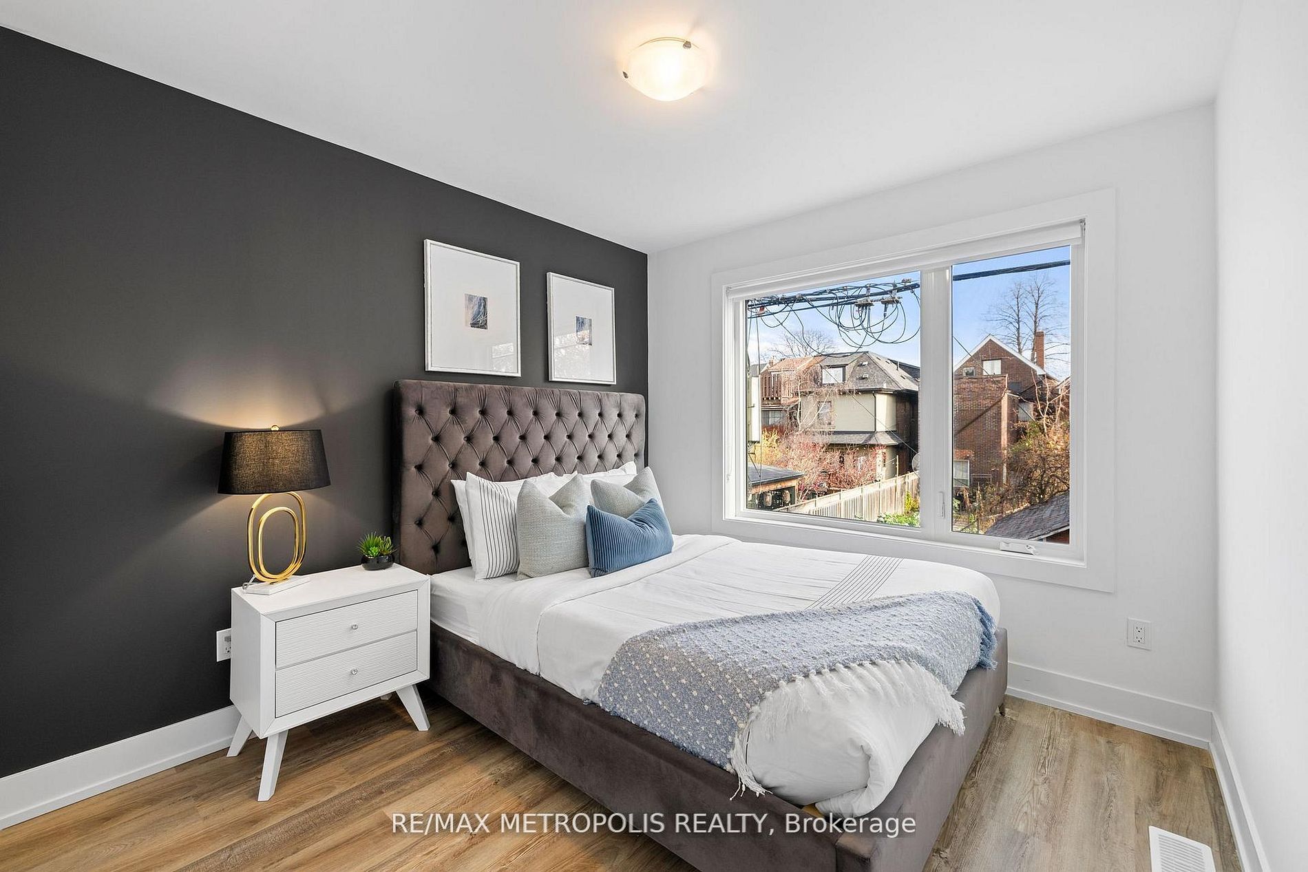 447 - 449 Lansdowne Avenue Property Photo 46