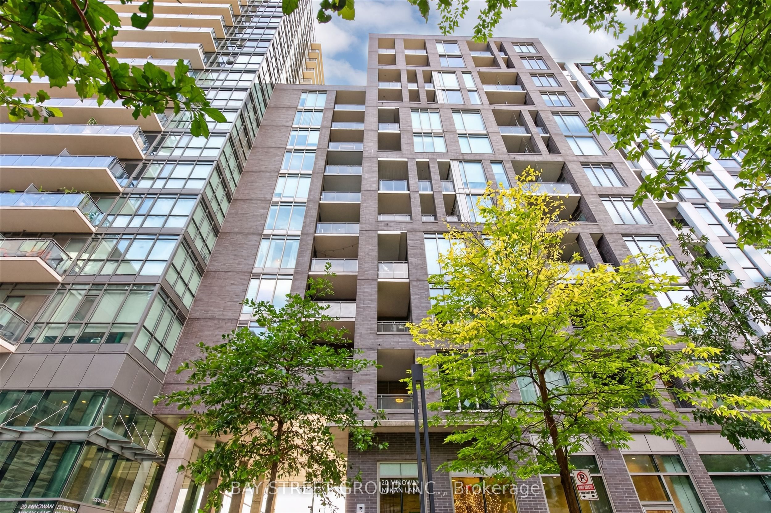 20 Minowan Miikan Lane W 211 Property Photo 1